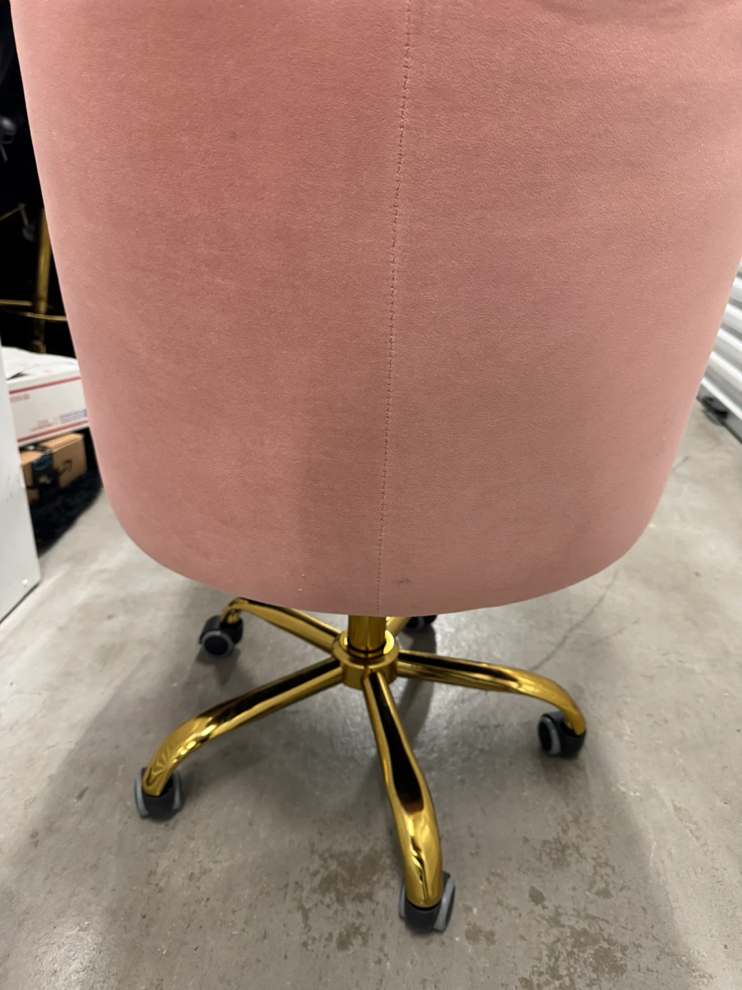 Pink Velvet Tufted Office Chair with Gold Base