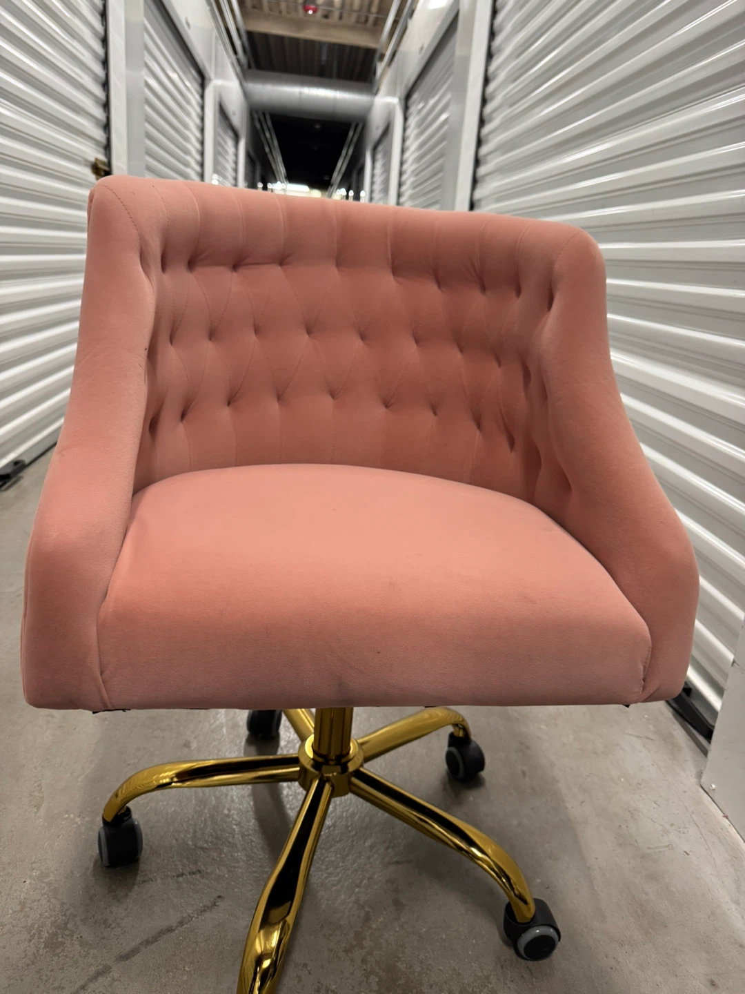 Pink Velvet Tufted Office Chair with Gold Base - photo 3
