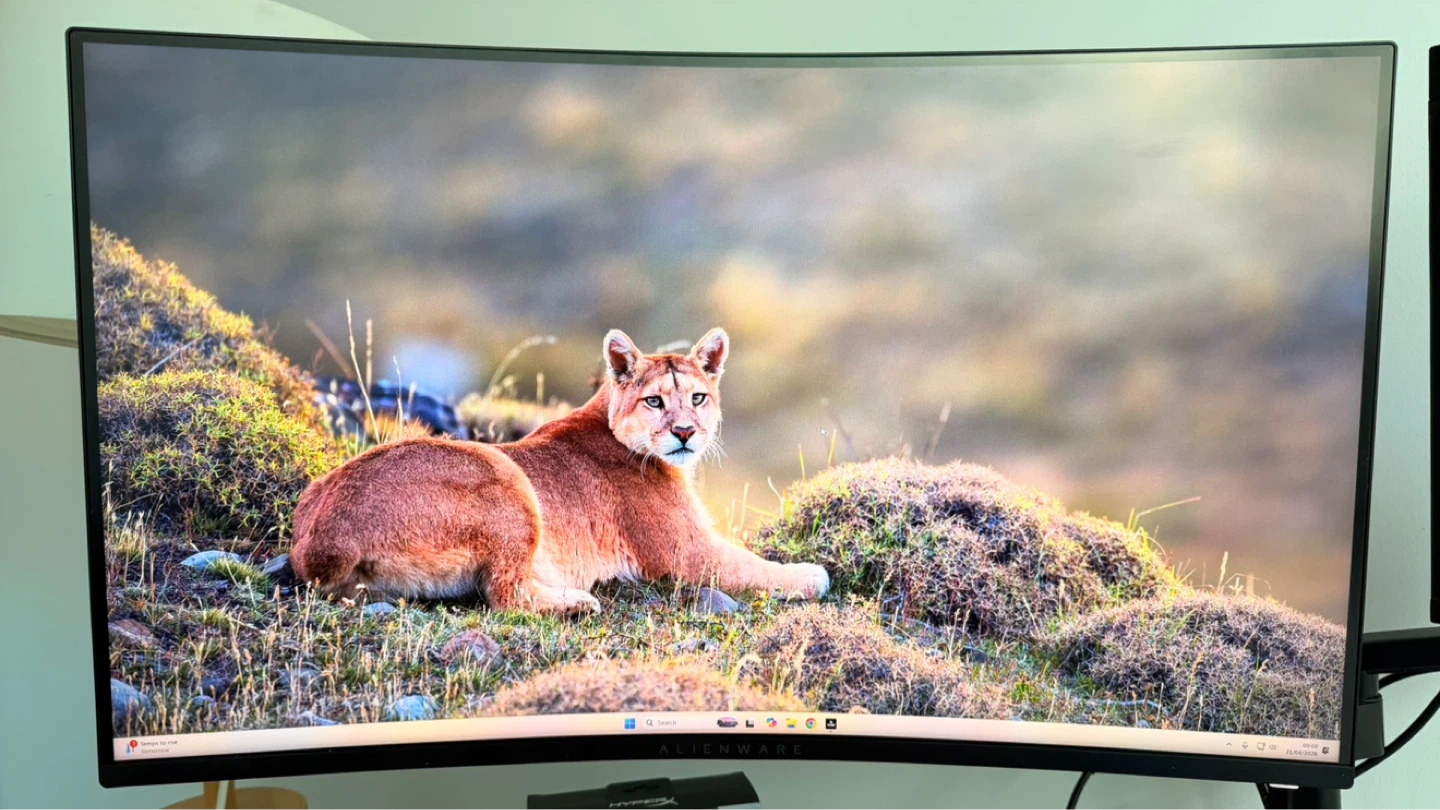 Alienware 32" AW3225DM Gaming Monitor - photo 2