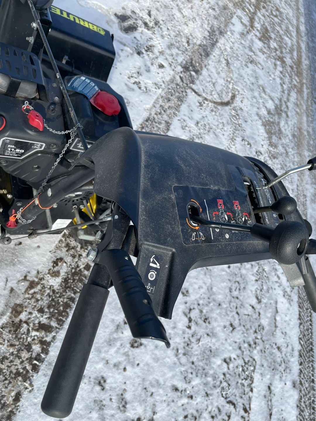 Brute 27" Dual-Stage Snow Series Snowblower - photo 3