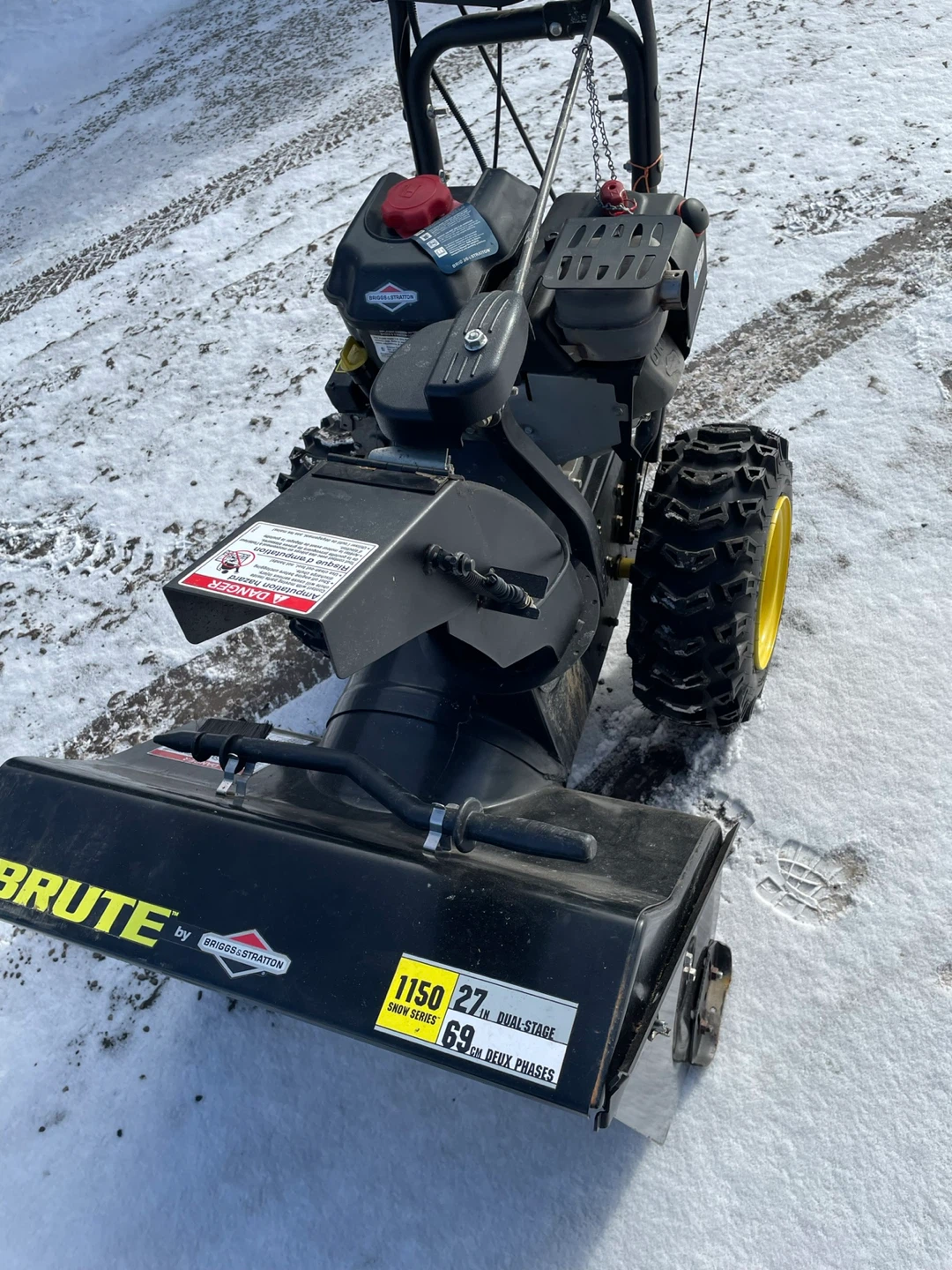 Brute 27" Dual-Stage Snow Series Snowblower - photo 2