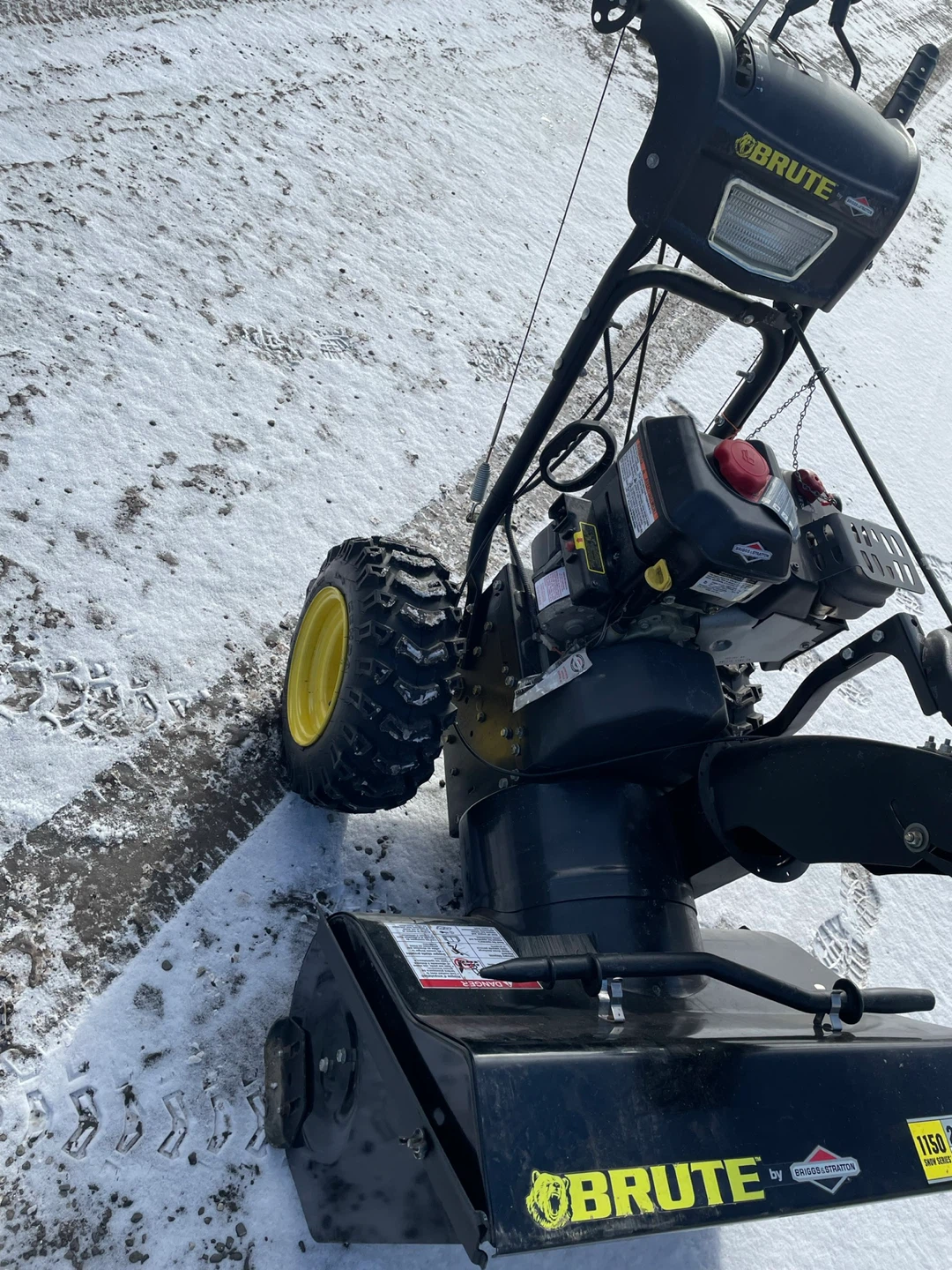 Brute 27" Dual-Stage Snow Series Snowblower - photo 5