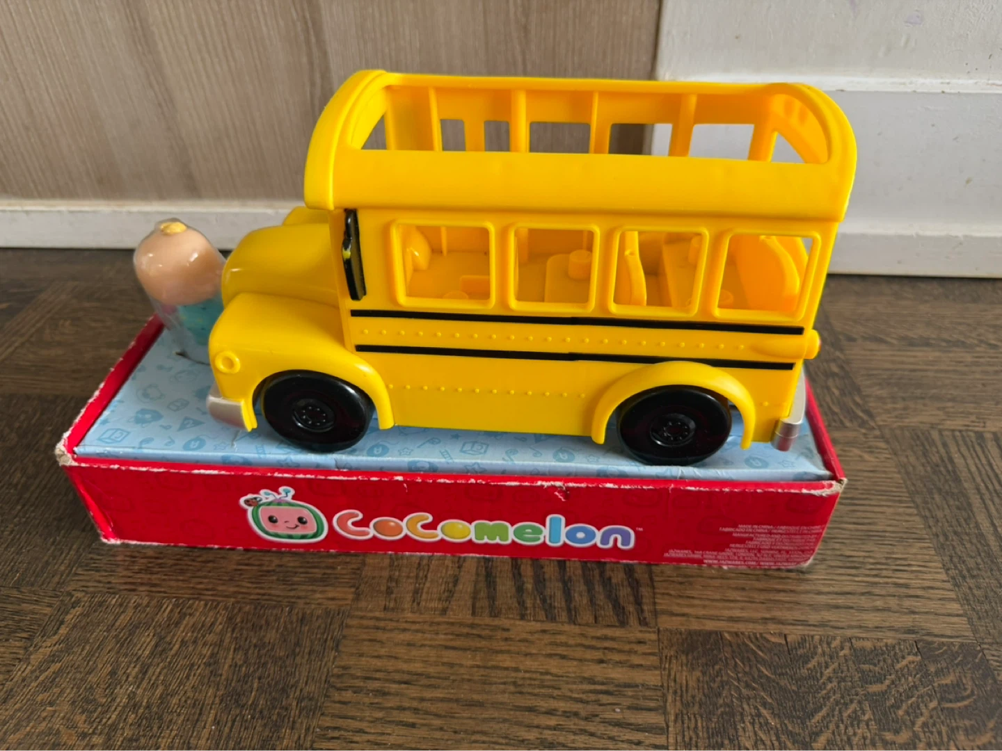 Cocomelon Musical Yellow School Bus Toy - photo 2