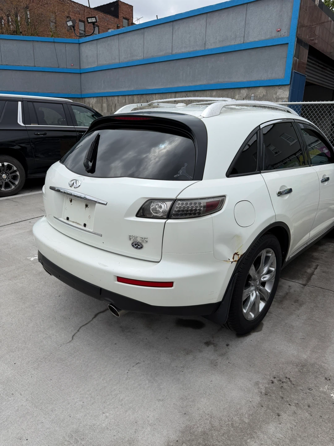 For Sale infinity.  Brooklyn.   190,000 mileage. - photo 2