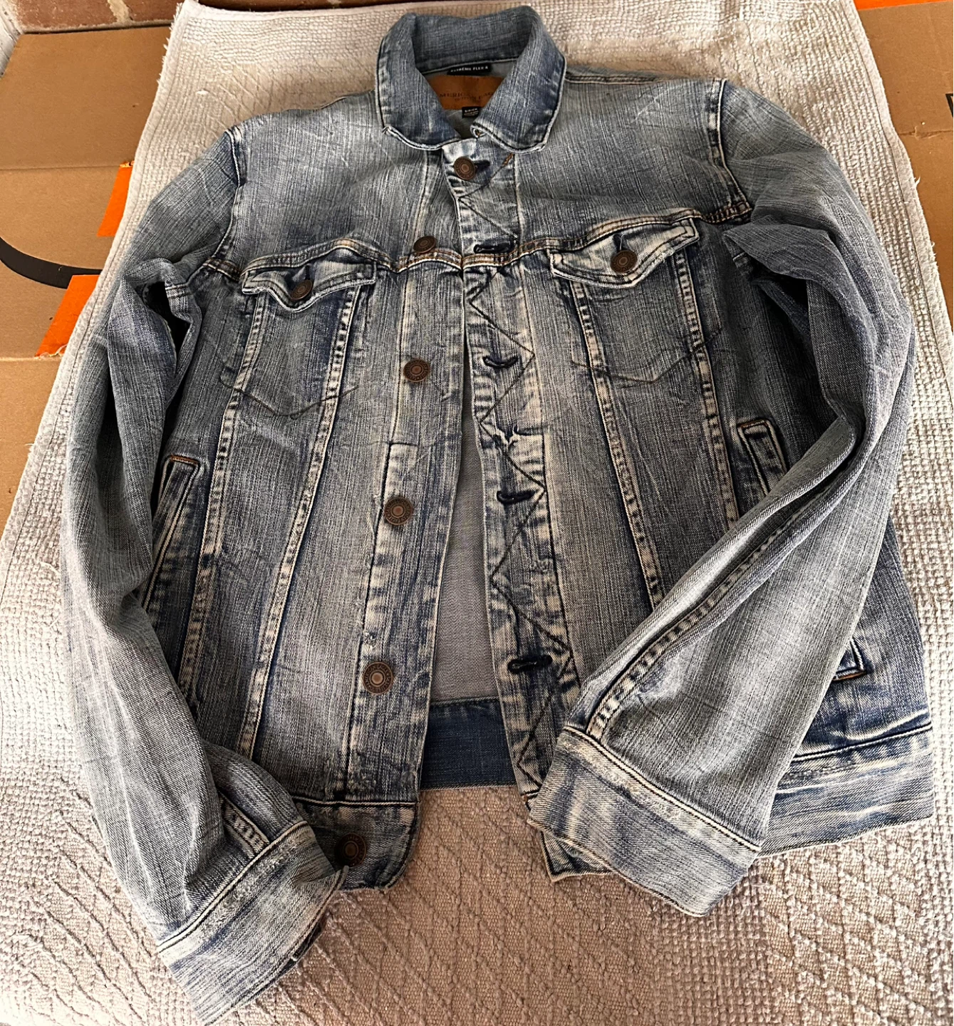MENS JEANS JACKET (SIZE:SMALL)