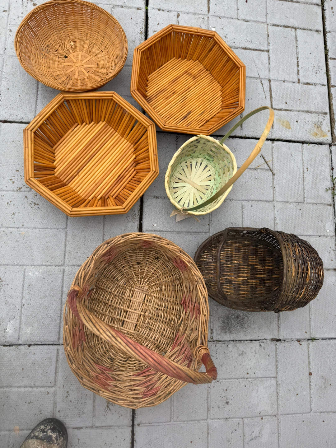 6 Woven Baskets