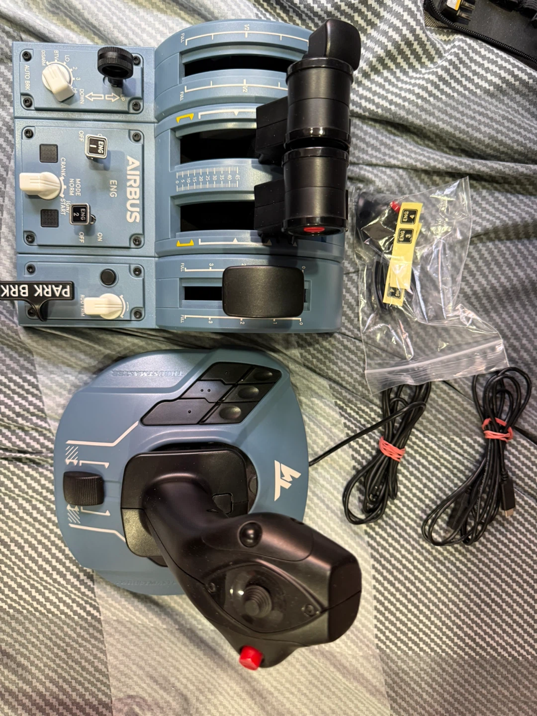 Thrustmaster TCA Airbus Edition Joystick & Throttle Quadrant - photo 3