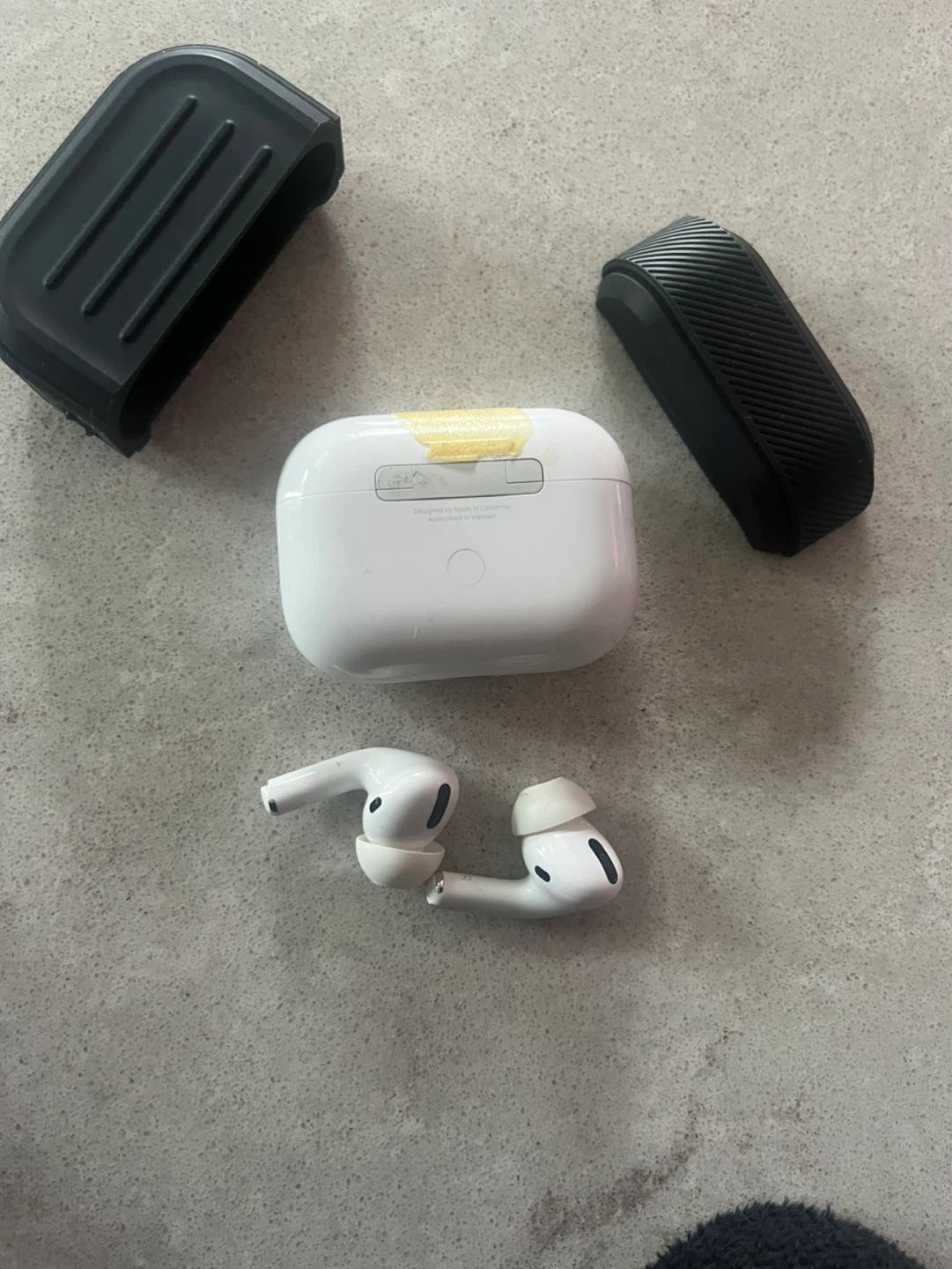 AirPods Pro (slight issue)