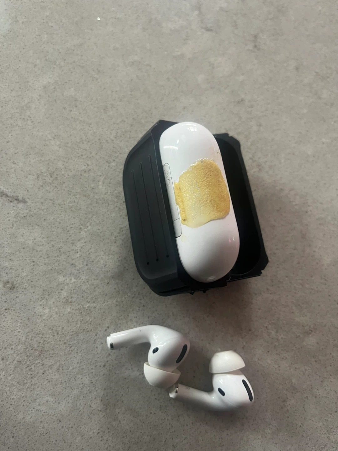 AirPods Pro (slight issue) - photo 3
