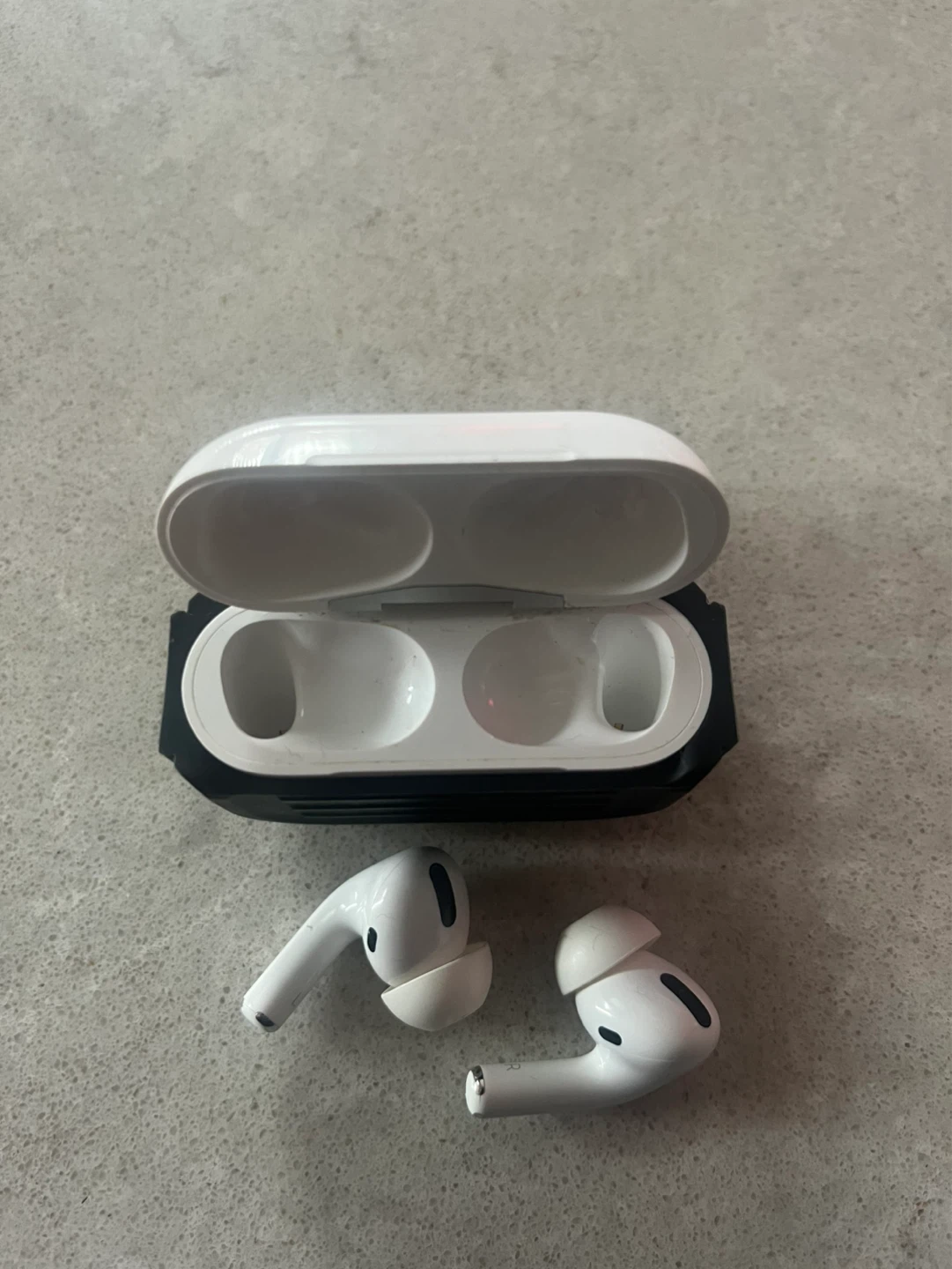 AirPods Pro (slight issue) - photo 4