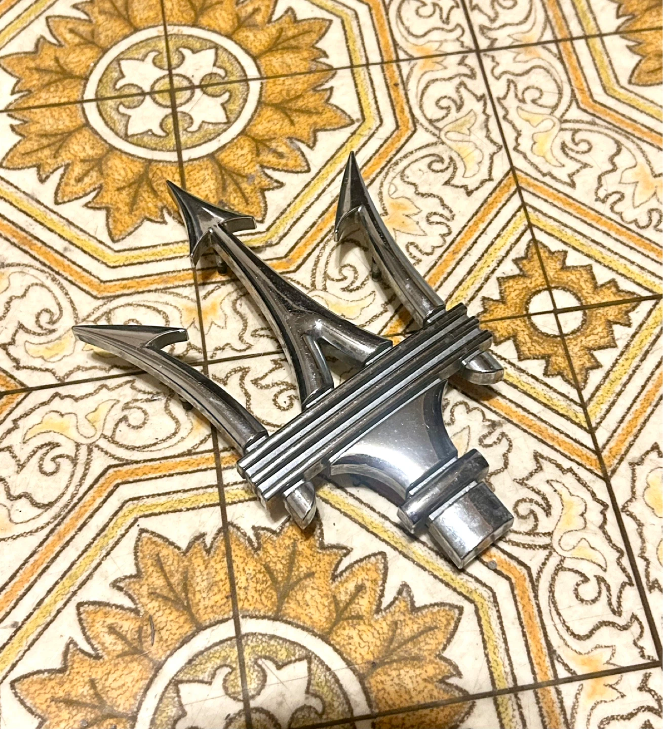 Maserati Trident Emblem Badge - photo 2