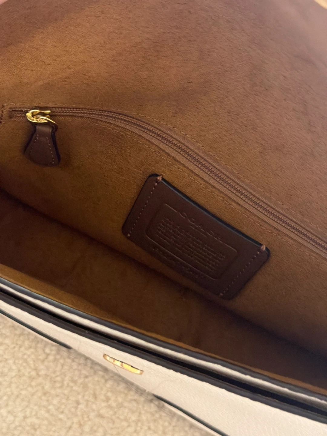 Coach White Leather Shoulder Bag with Gold Hardware - photo 3