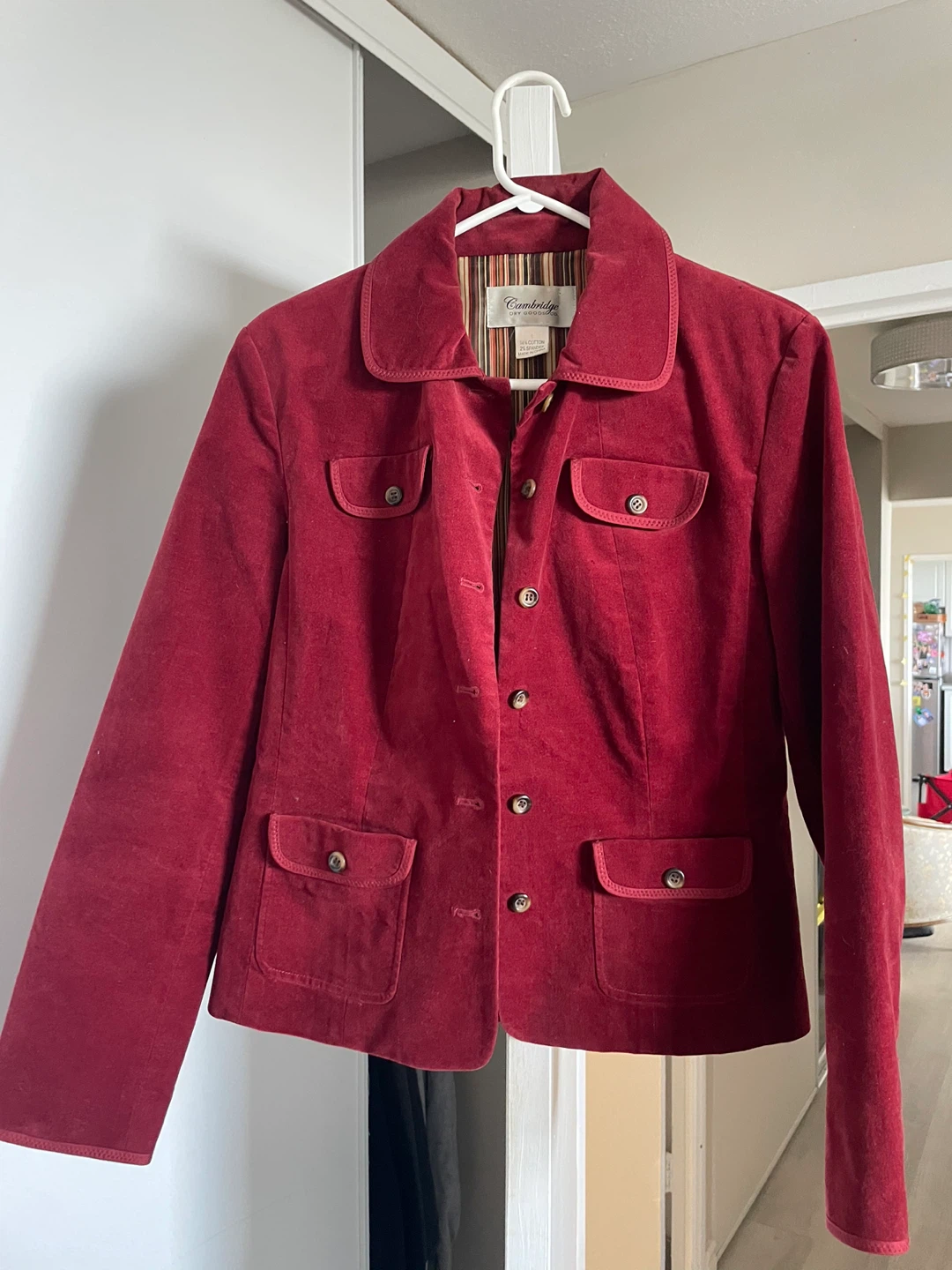 Red Velvet woman’s blazer