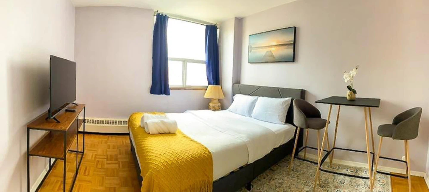 Queen Bed with High Table and Chairs