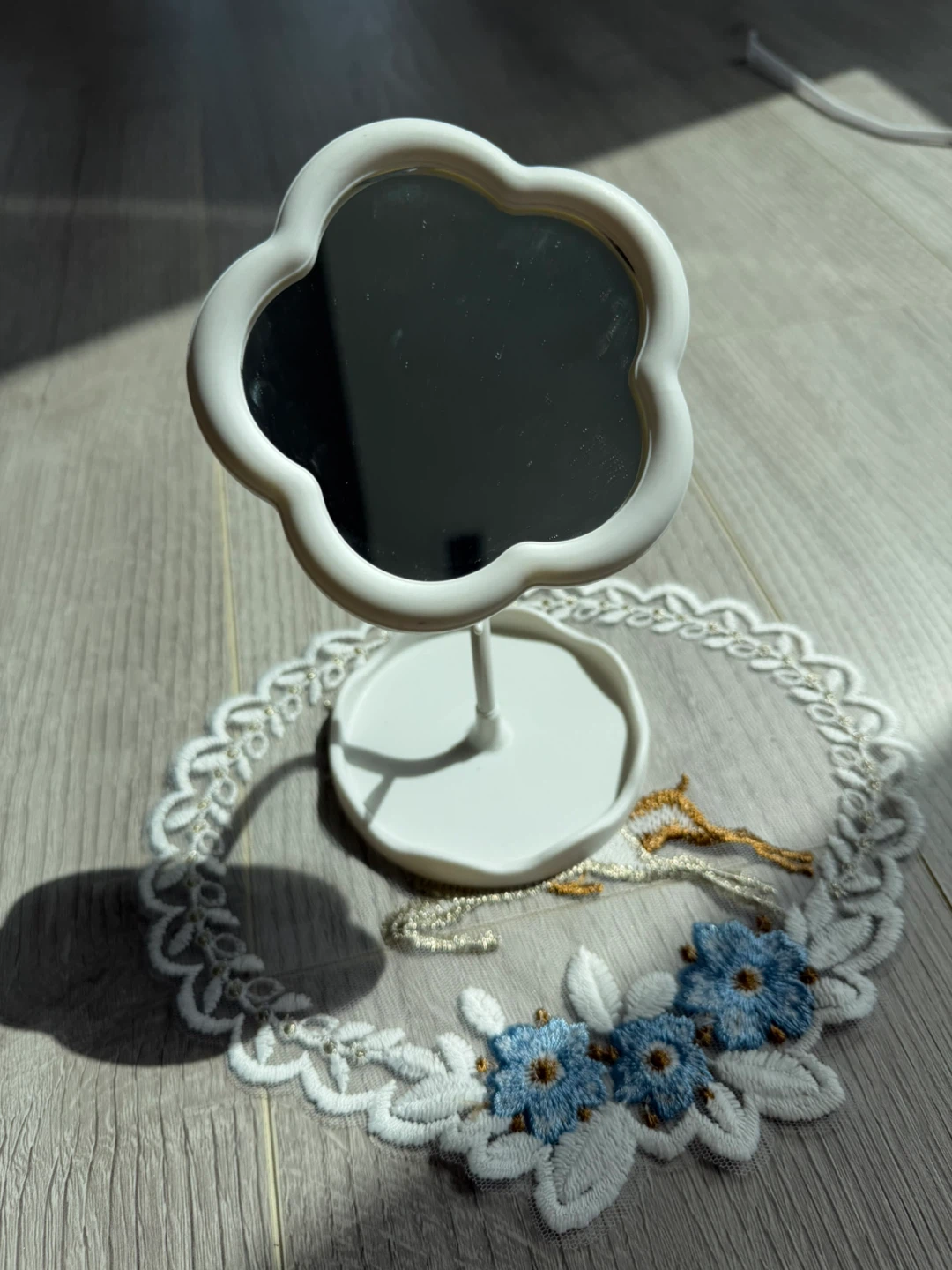 White Cloud Shaped Vanity Mirror