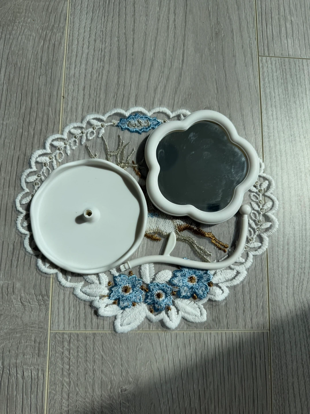 White Cloud Shaped Vanity Mirror - photo 4