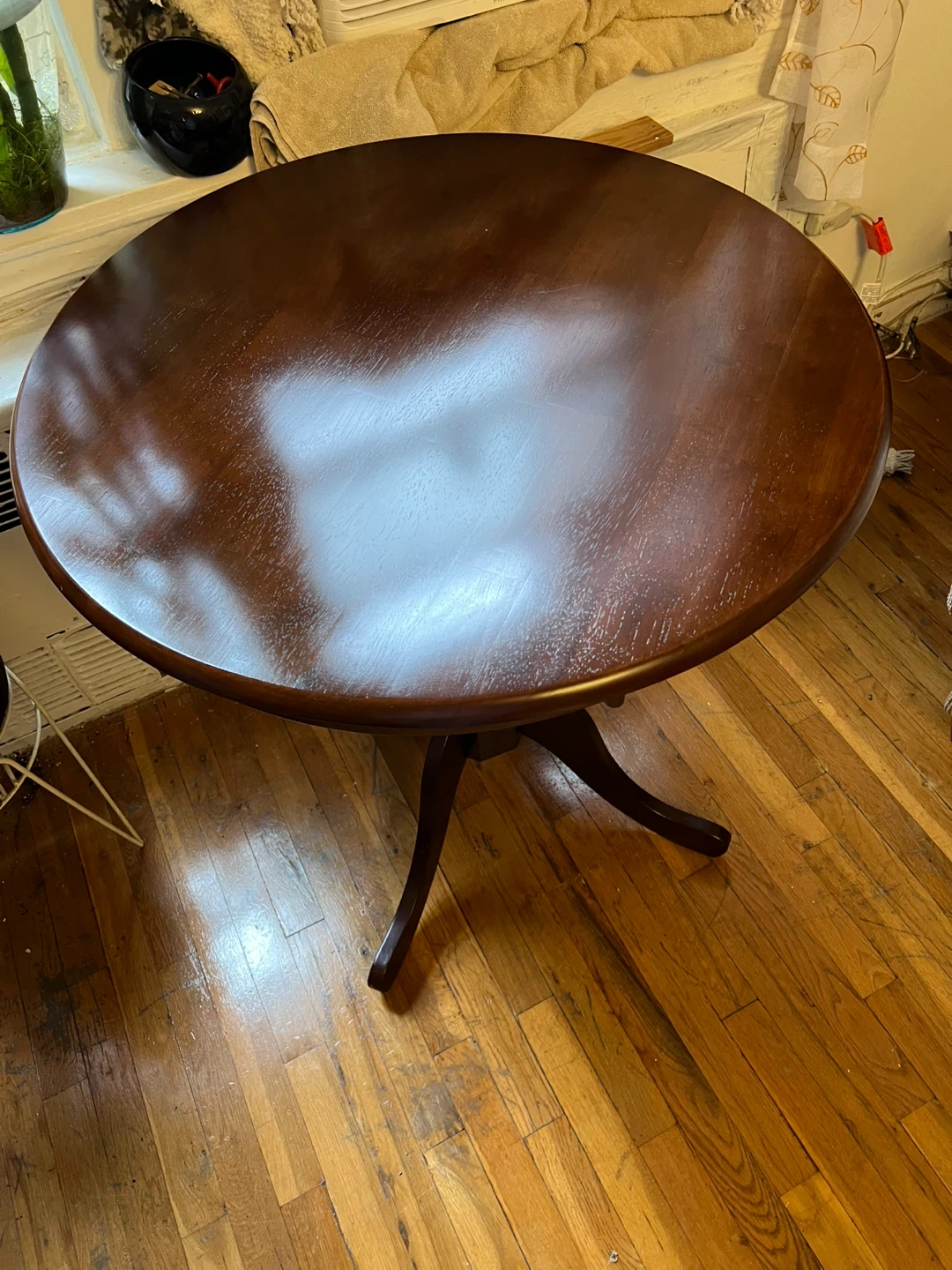 Round Pedestal Accent Table 30x30