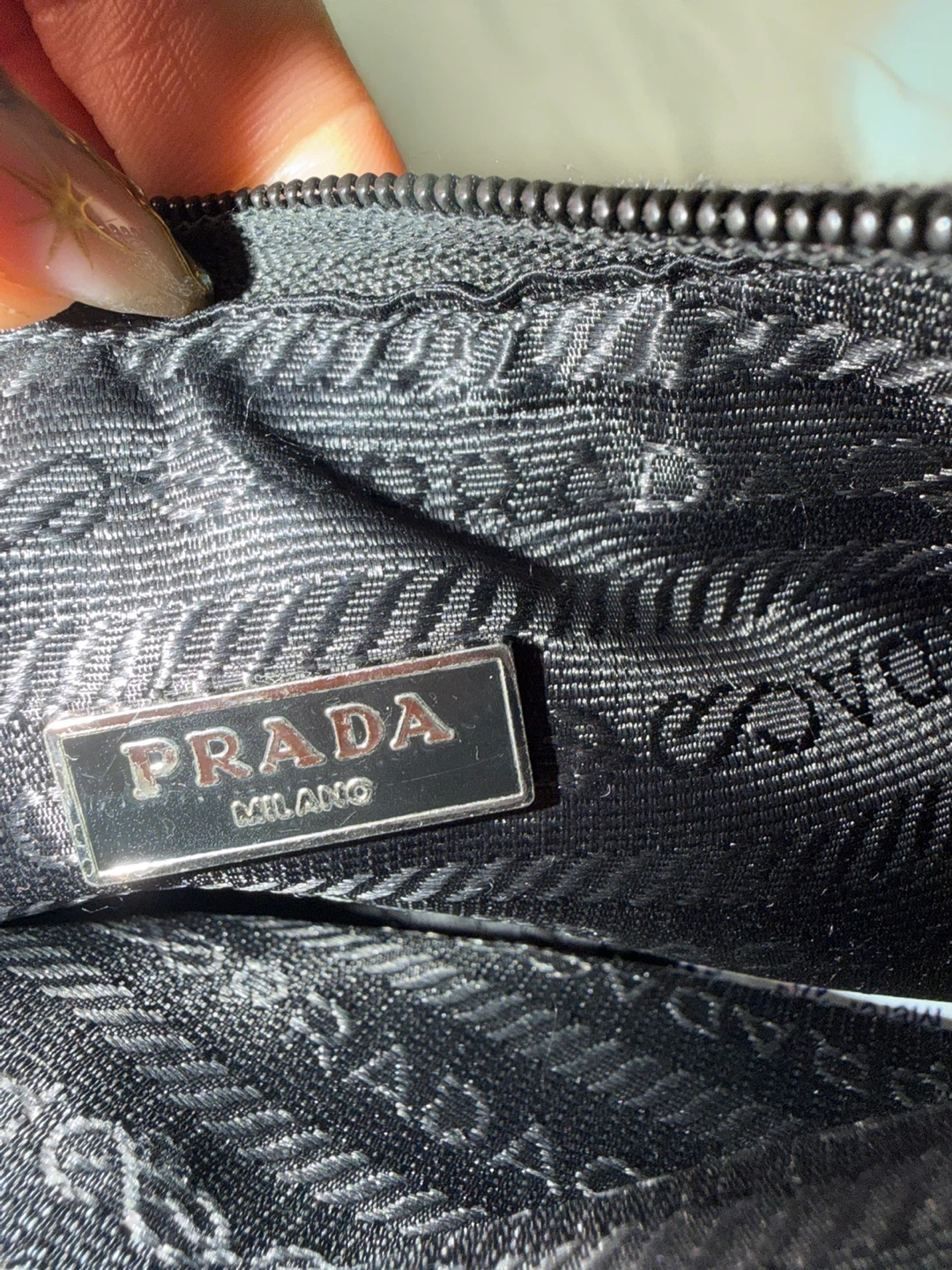 PRADA Re-Edition 2000 Shoulder Bag Black Nylon - photo 3