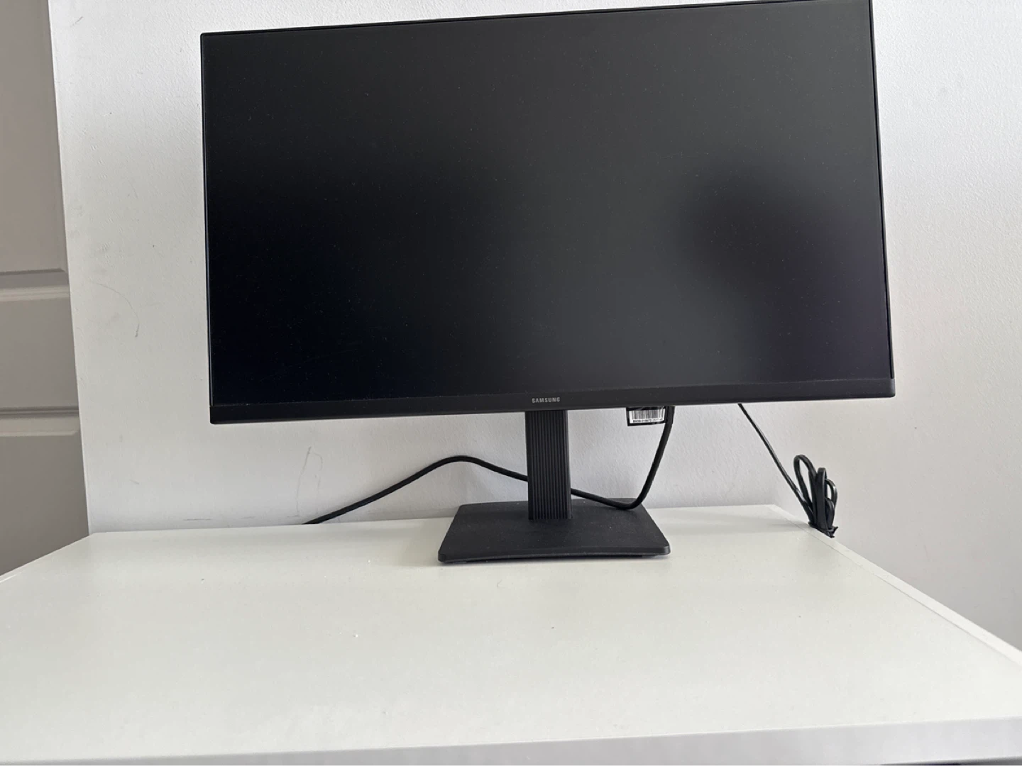 Samsung 24-inch FHD IPS Monitor