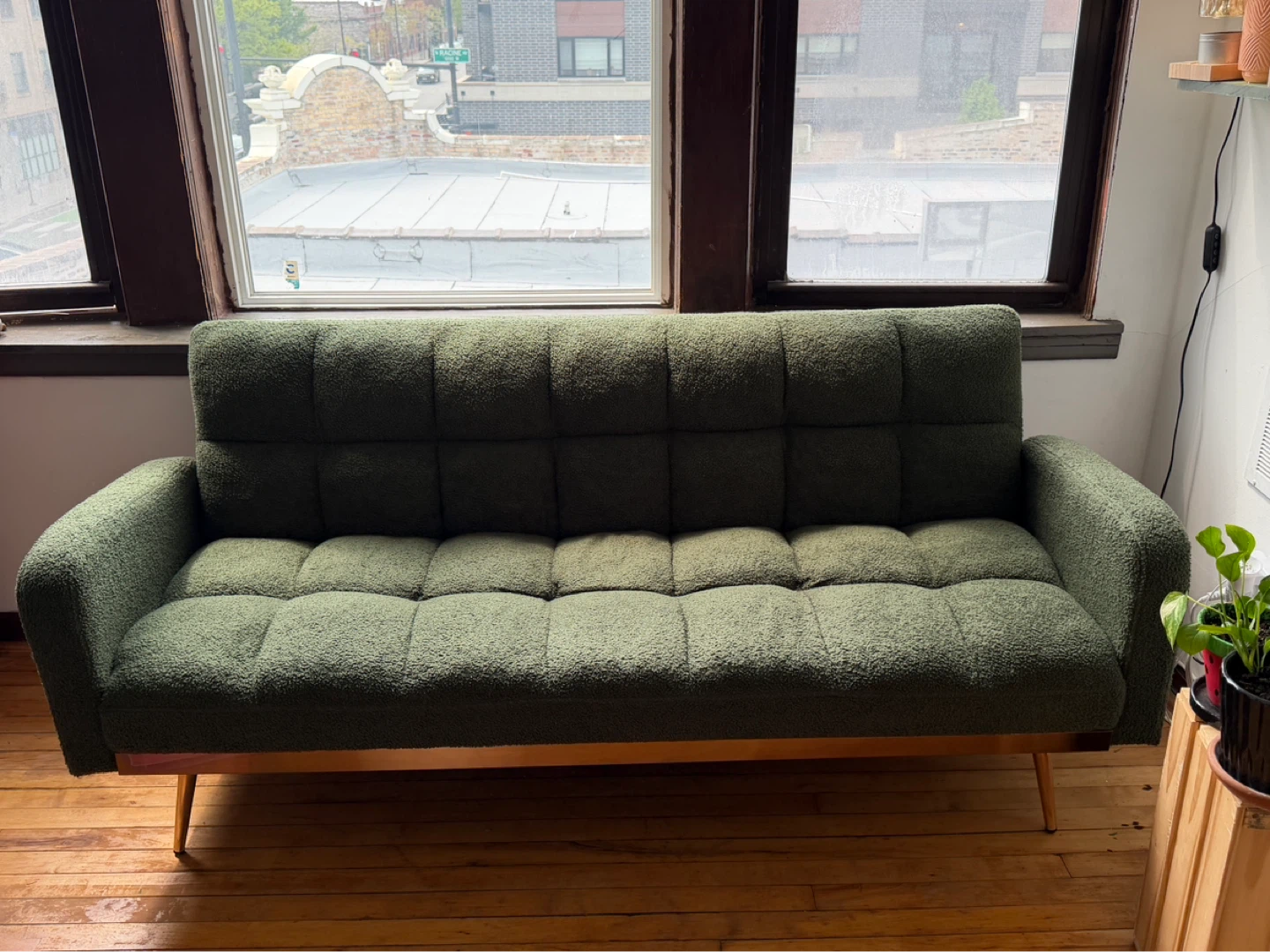 Dark Green Tufted Sleeper Couch (Great Condition!) - photo 2