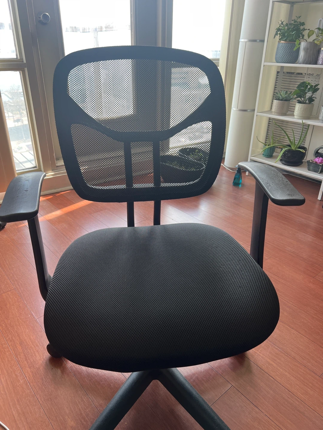 Black Mesh Office Chair - photo 2