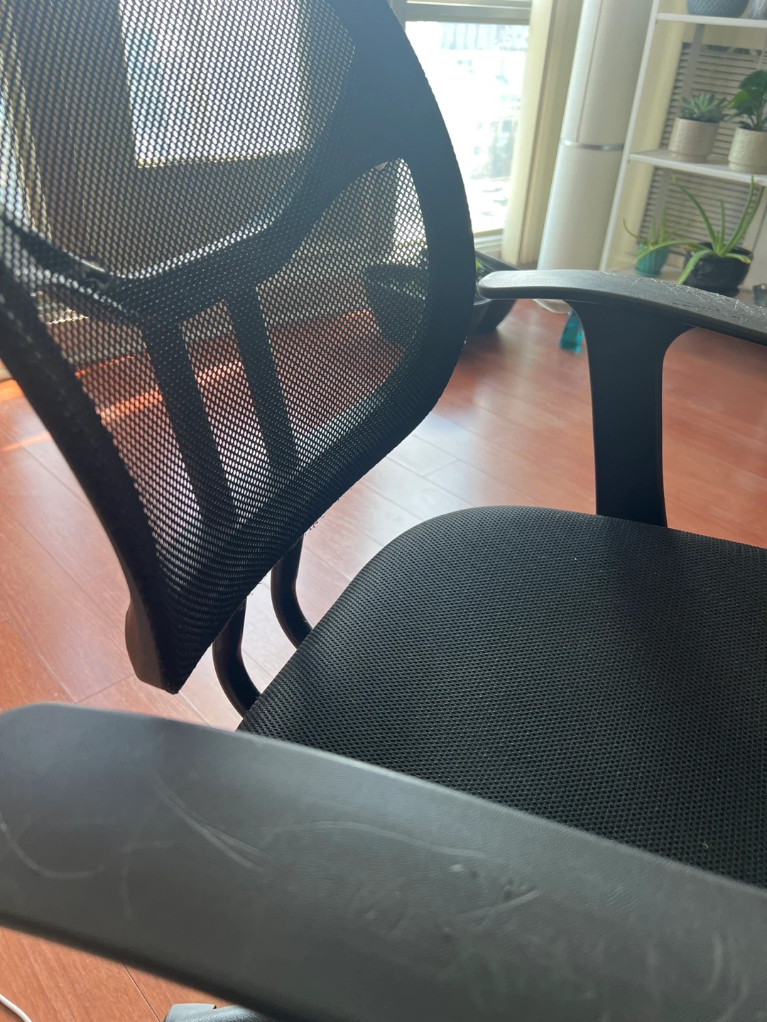 Black Mesh Office Chair - photo 4