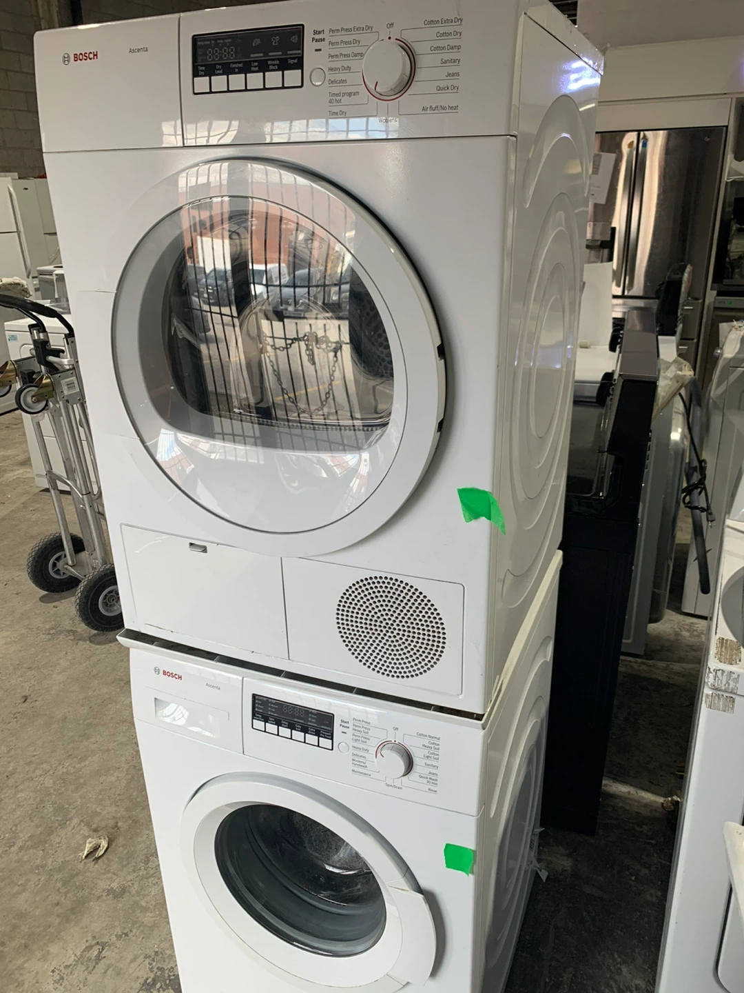 Bosch washer and dryer set -24 inch only 600/- - photo 2