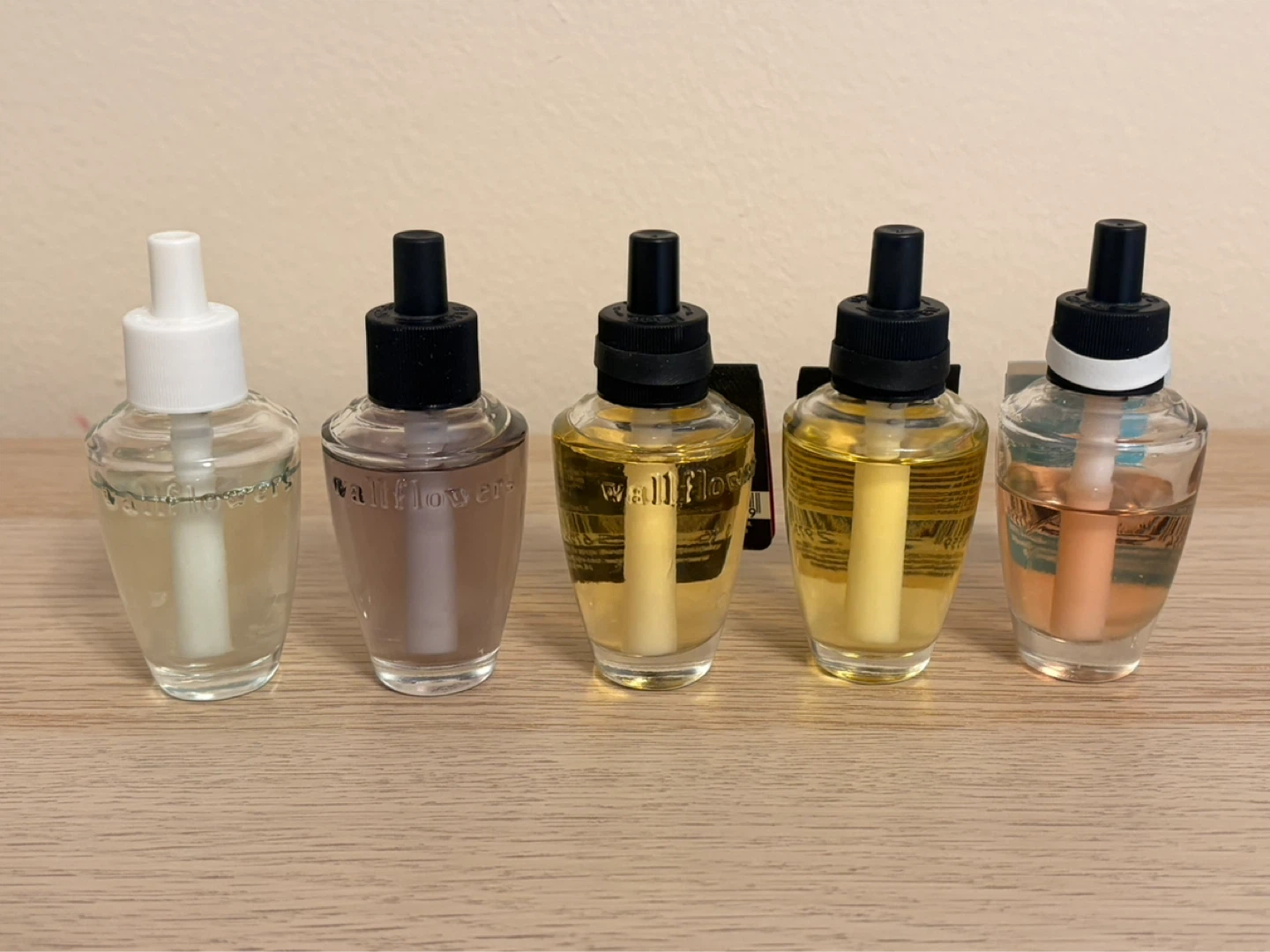 Bath & Body Works Wallflower Plug & Refills - photo 2