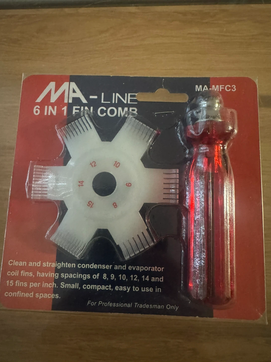 Monti and Associates 6-in-1 Fin Comb