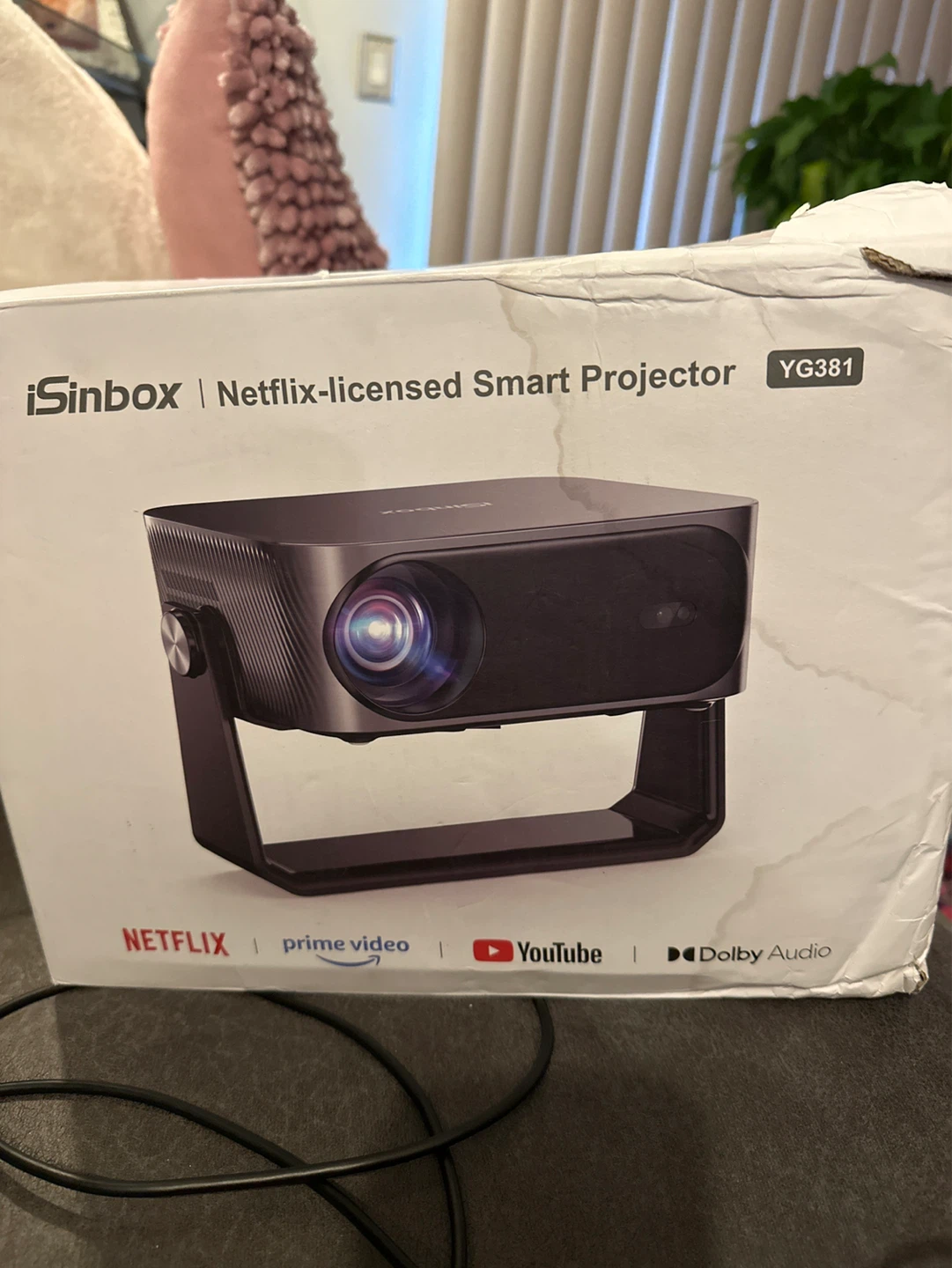 iSinbox YG381 Netflix-licensed Smart Projector - photo 3