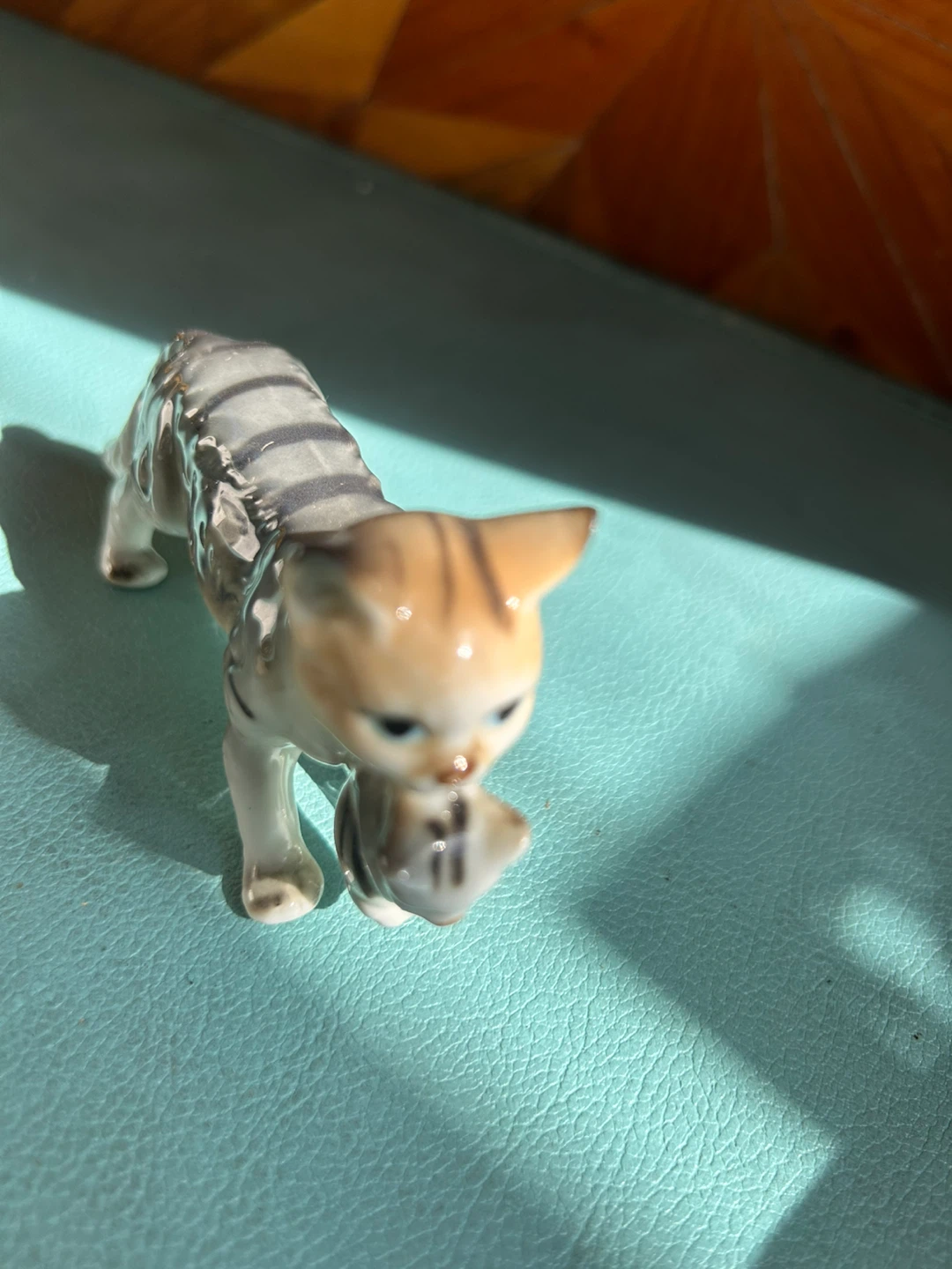 Ceramic Cat Figurine with kitten - photo 2