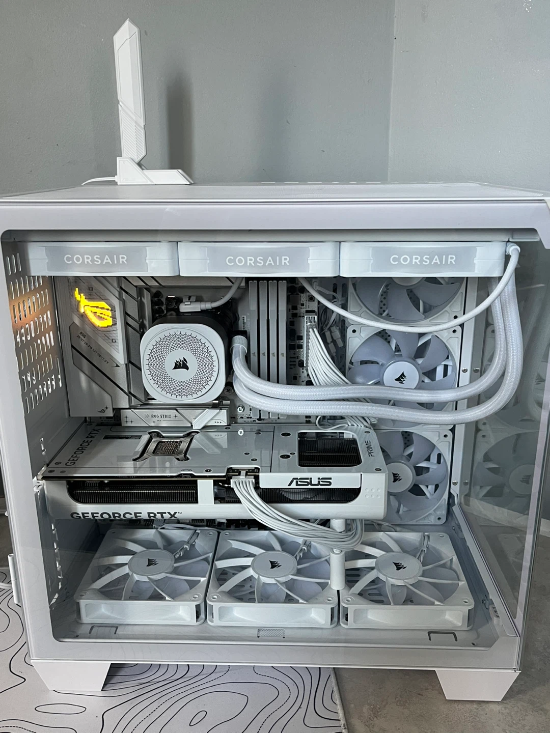 Custom-built white gaming PC - photo 2