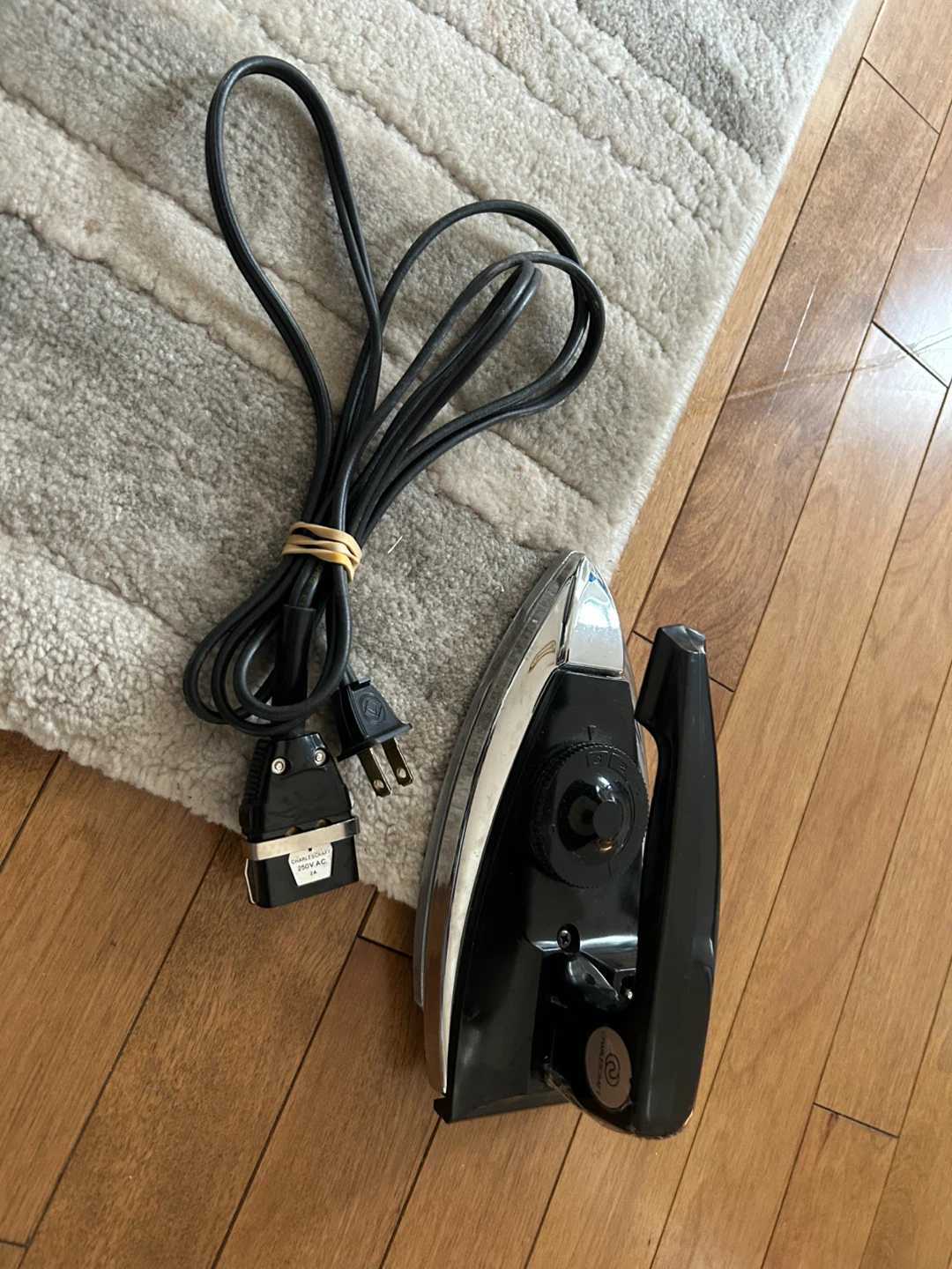 Black and Chrome Travel Iron