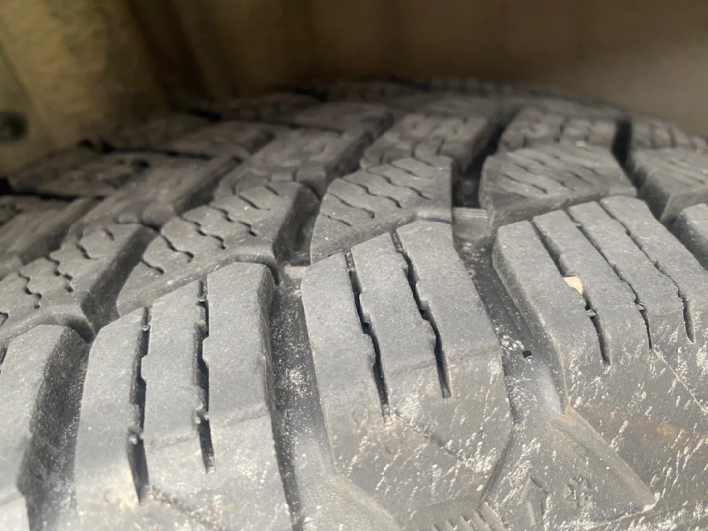 4 Michelin Winter Tires + Rims + Bags Excellent Condition! - photo 2