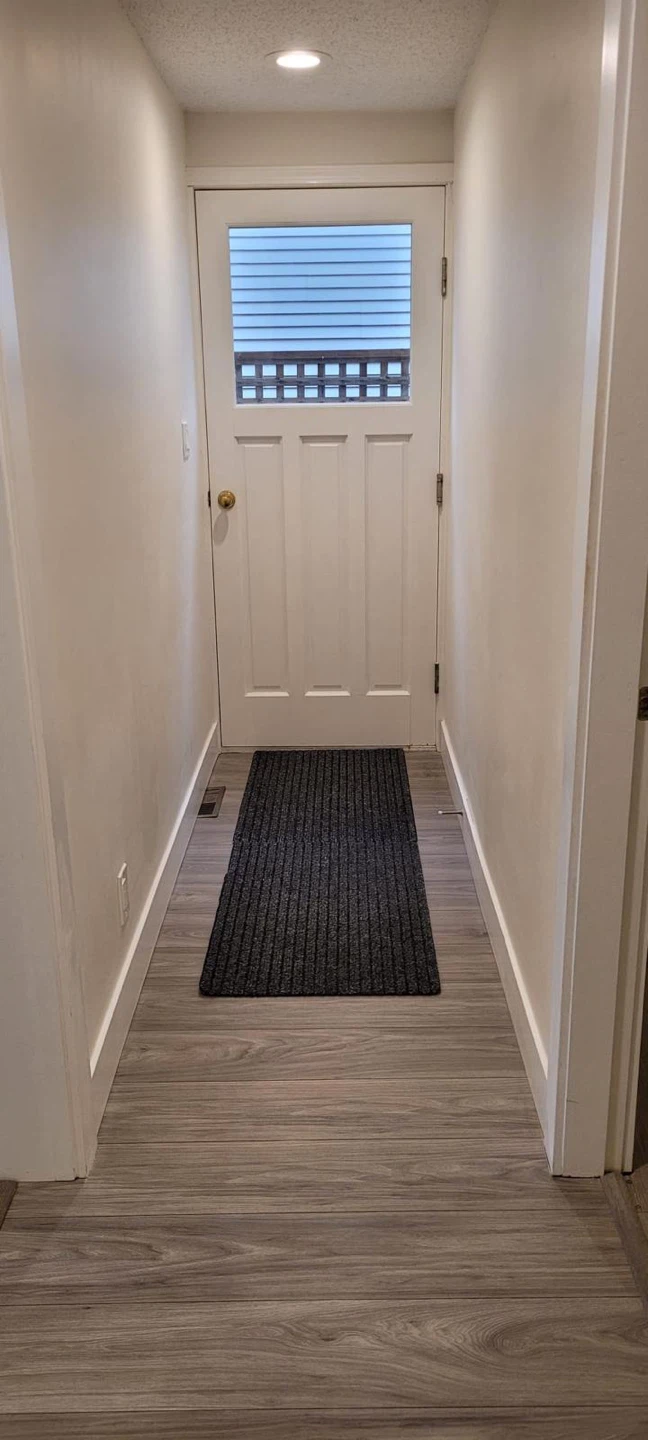 1 bedroom 1 bathroom private suite - photo 4