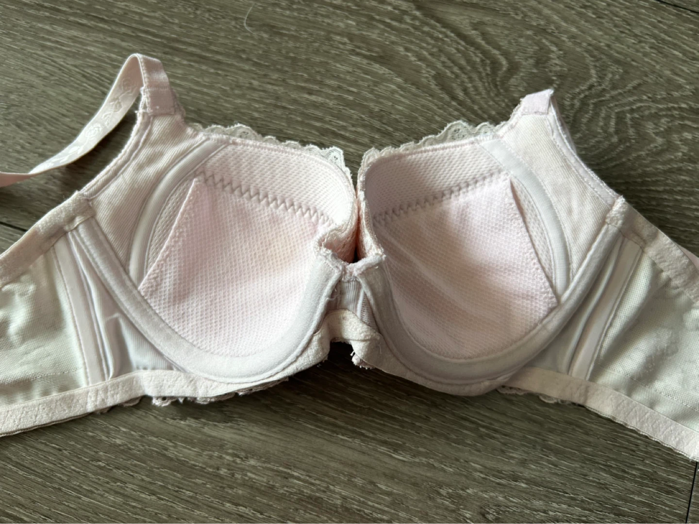 Triumph Pink Lace Bra 34-36B or B75 - photo 2