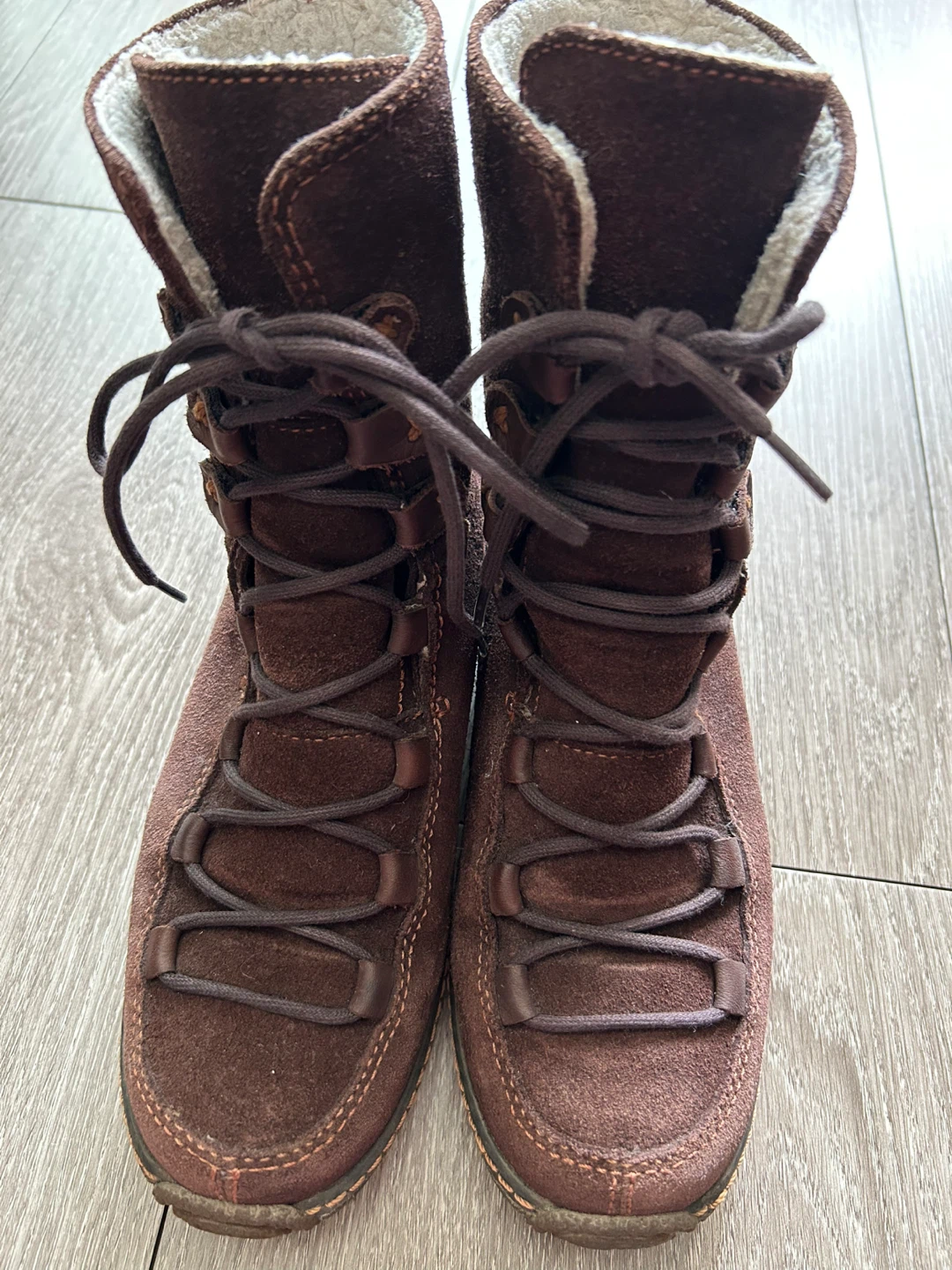 Timberland Brown Suede Lace-Up Boots - Women's Size 6.5