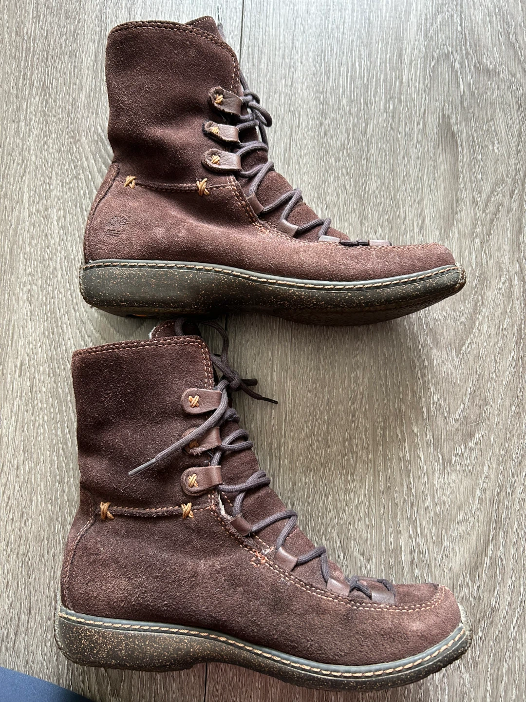 Timberland Brown Suede Lace-Up Boots - Women's Size 6.5 - photo 4