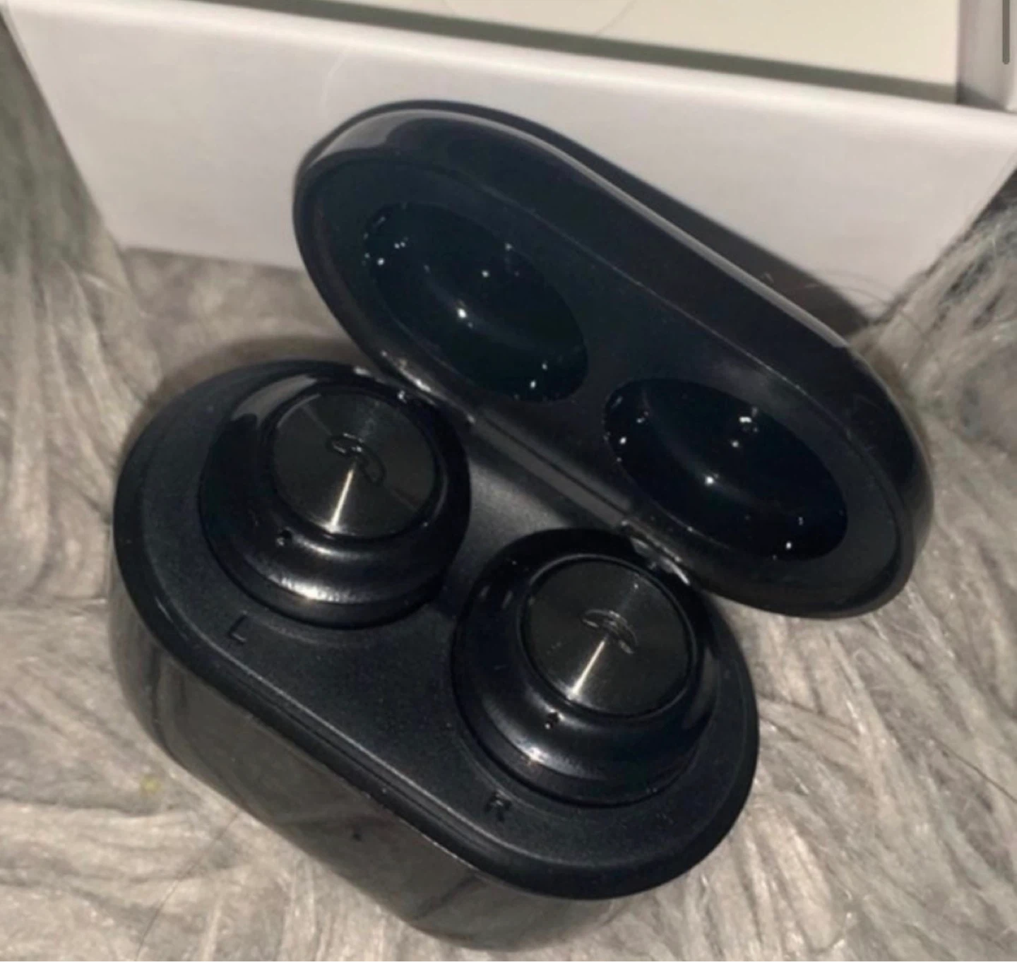 *big sale* Wireless Stereo Earbuds/ EarPods