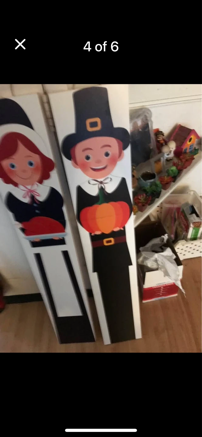 Outdoor wooden pilgrims stands - photo 4