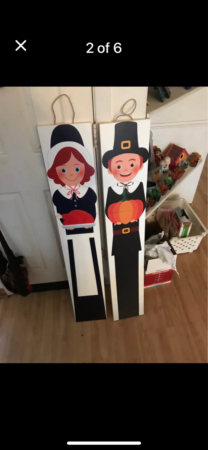 Outdoor wooden pilgrims stands - photo 2
