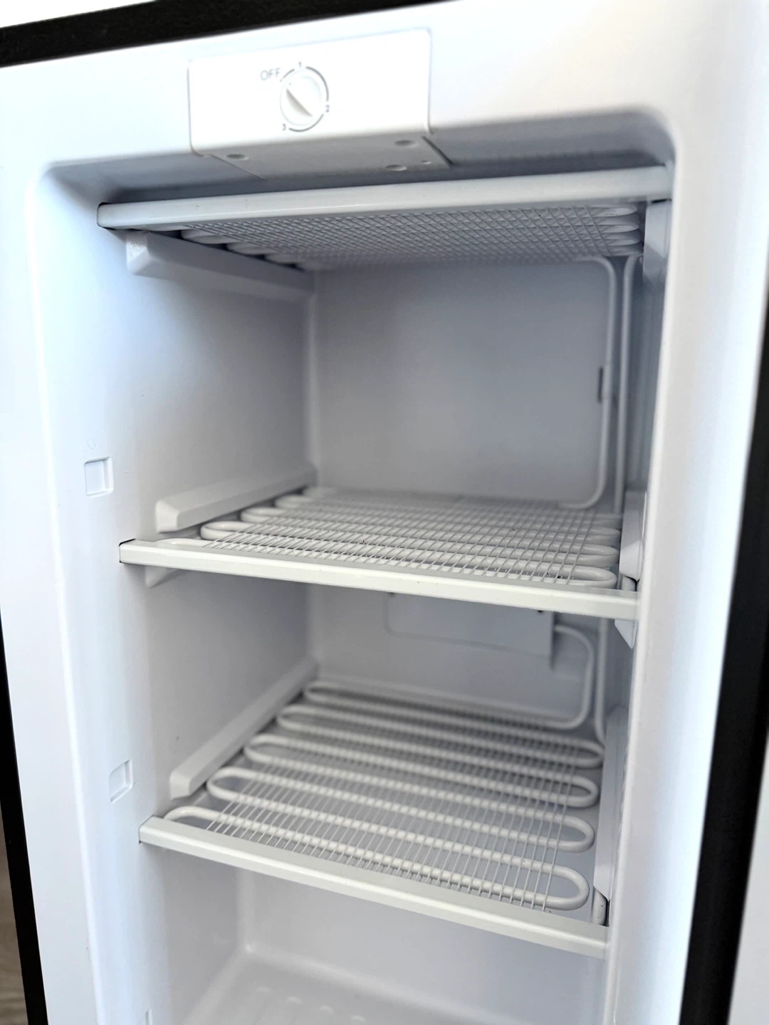 KRIB BLING Upright Freezer - photo 4