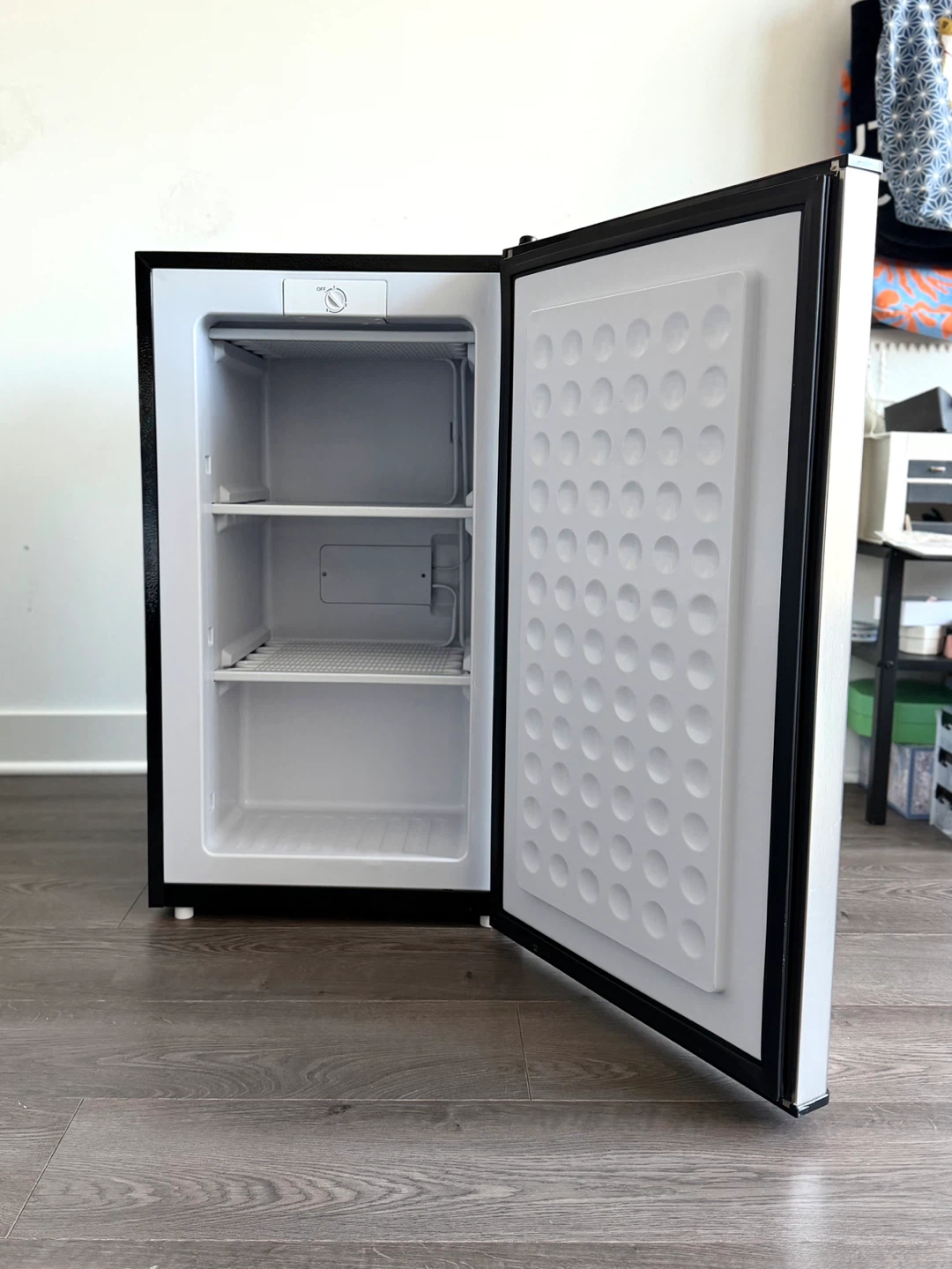 KRIB BLING Upright Freezer - photo 3