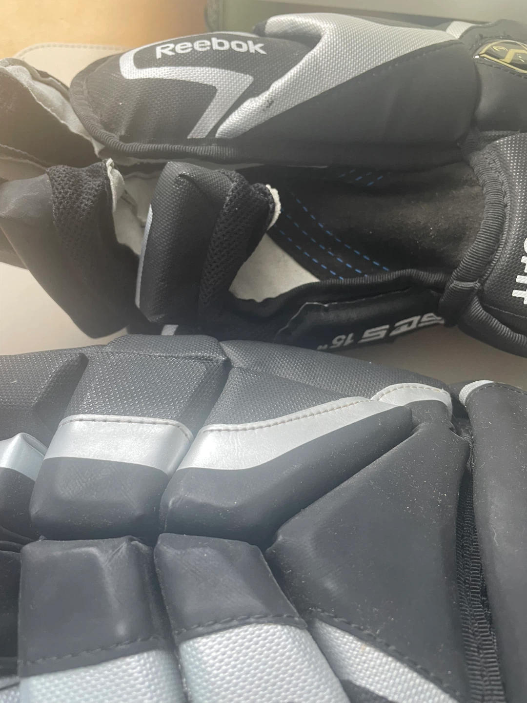 Reebok Hockey Gloves - Size 15" - photo 3