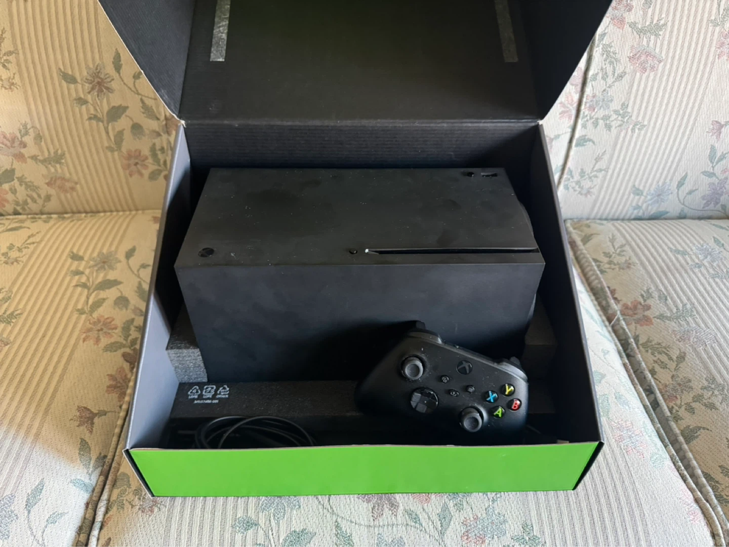 Xbox Series X 1TB Console with Controller and Games - photo 3