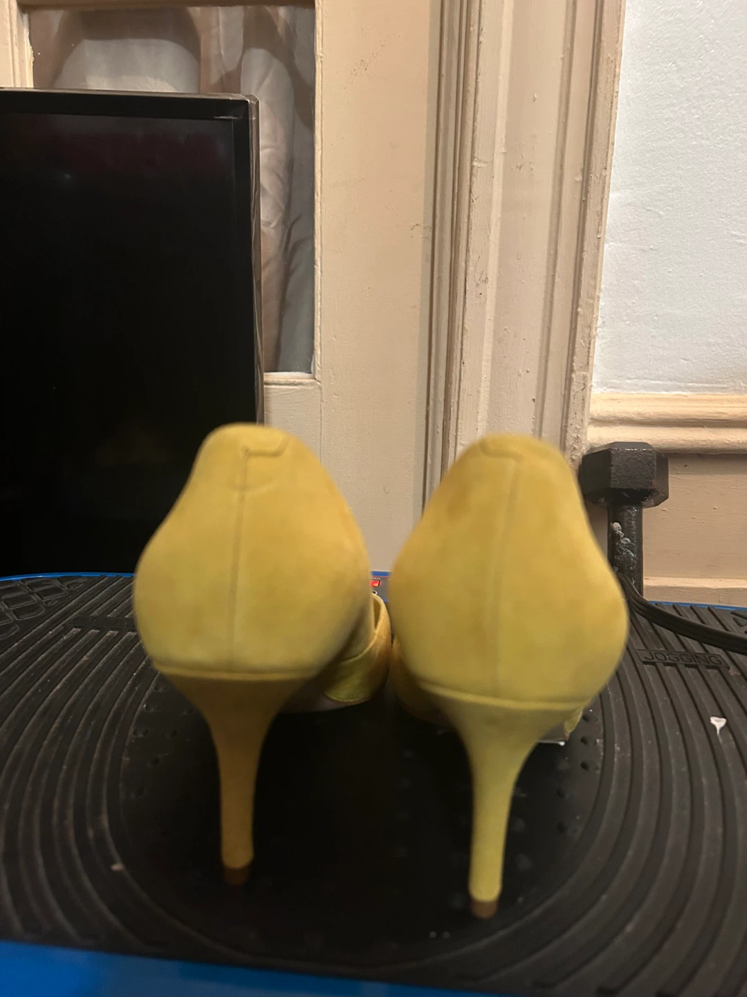 Marc Fisher Yellow Suede Heels - Size 8M - photo 4