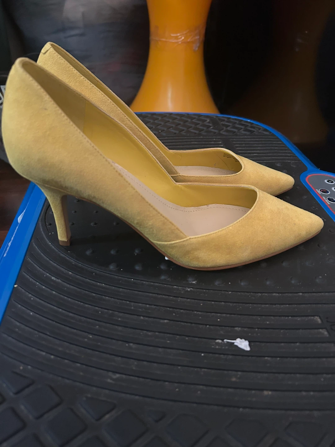 Marc Fisher Yellow Suede Heels - Size 8M - photo 3
