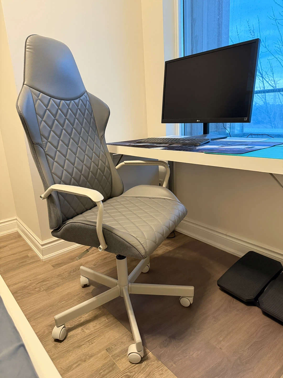 Gaming Chair Table and Foot Rest - photo 4