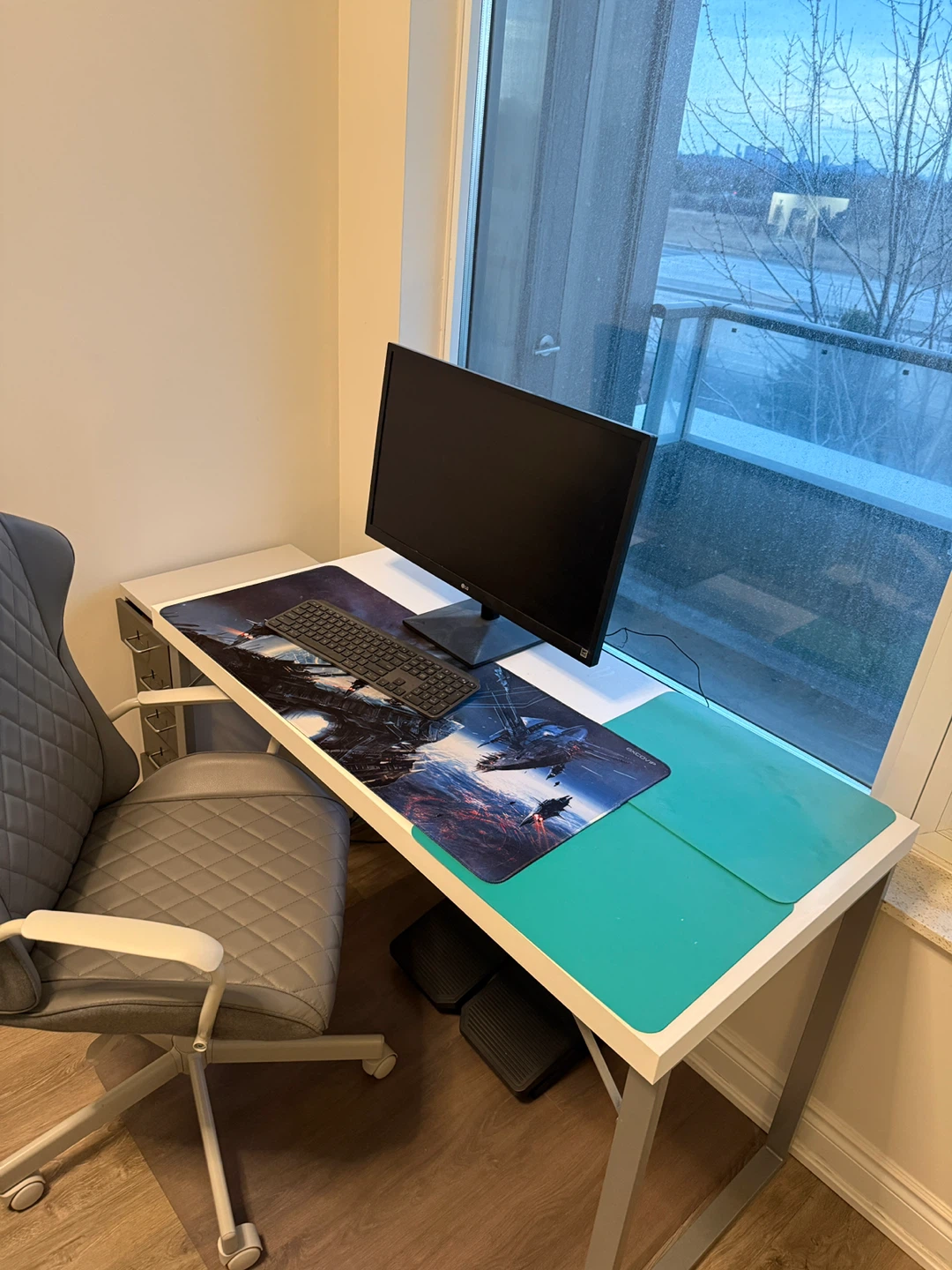 Gaming Chair Table and Foot Rest - photo 2