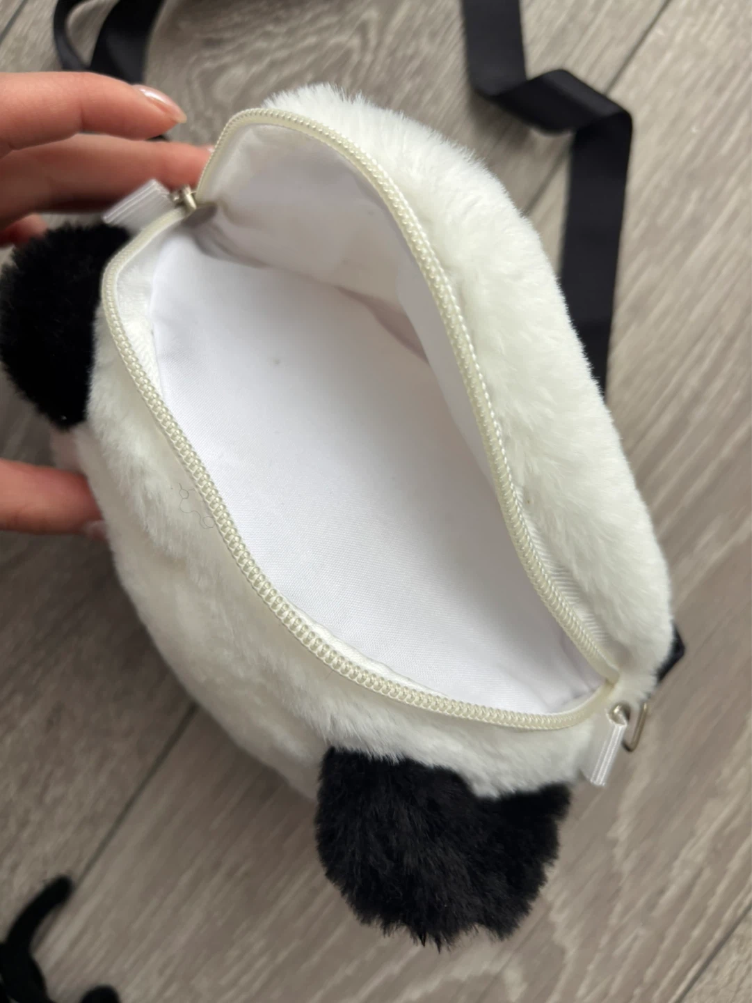 Plush Panda Face Crossbody Bag - photo 2